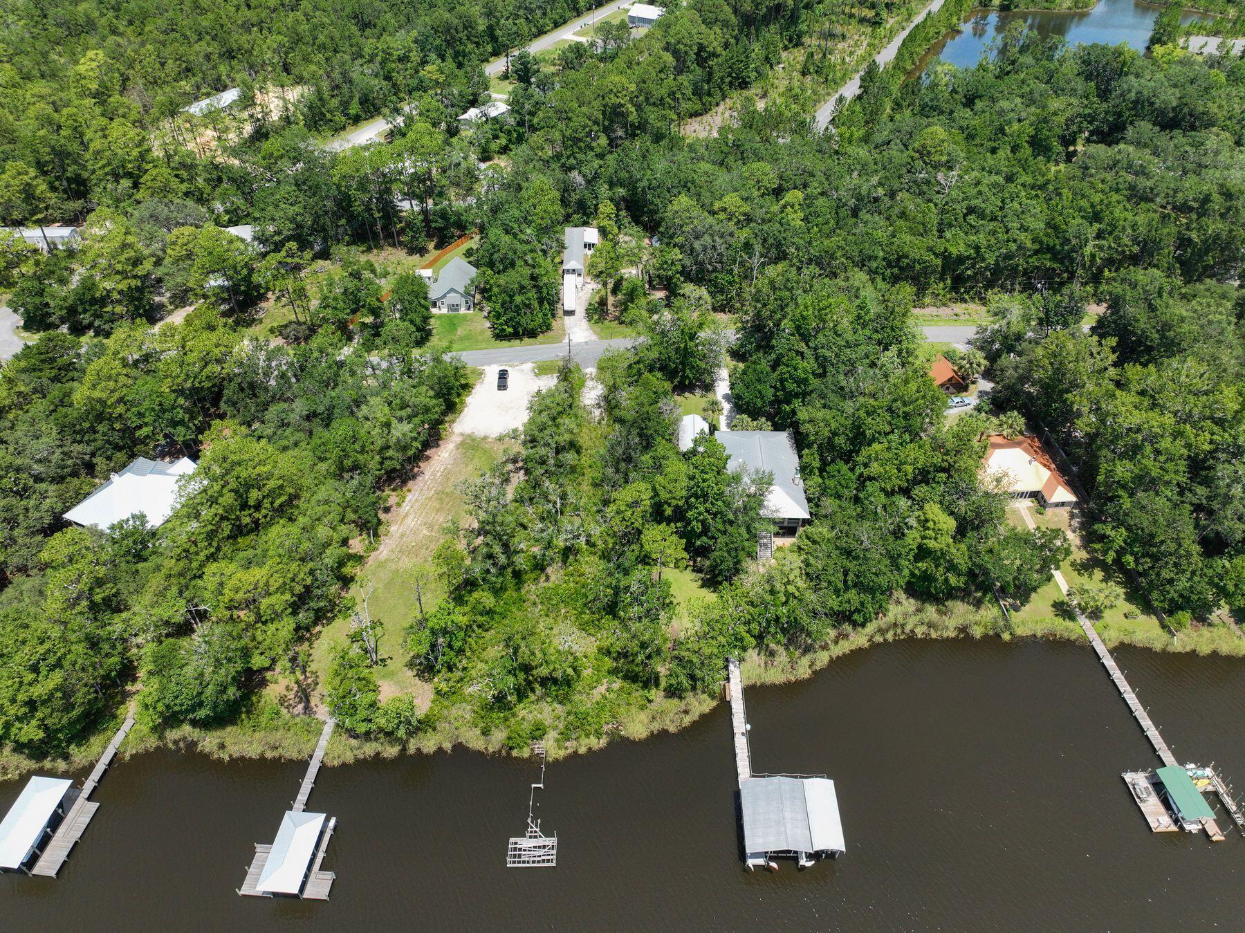 NO RECORDED SUBDIVISION - Land