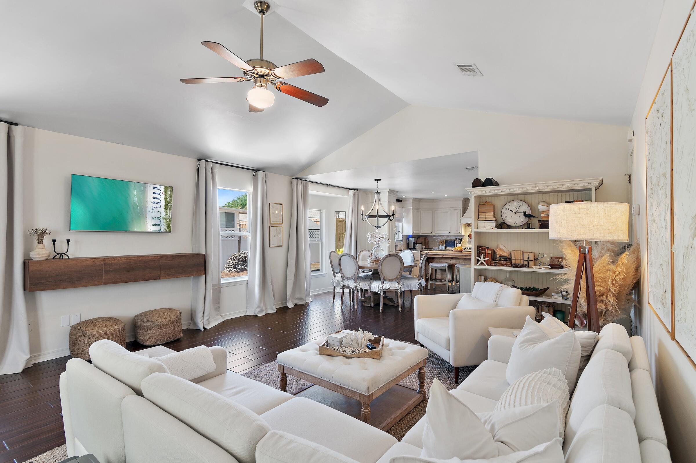 CRYSTAL BEACH COTTAGES - Residential