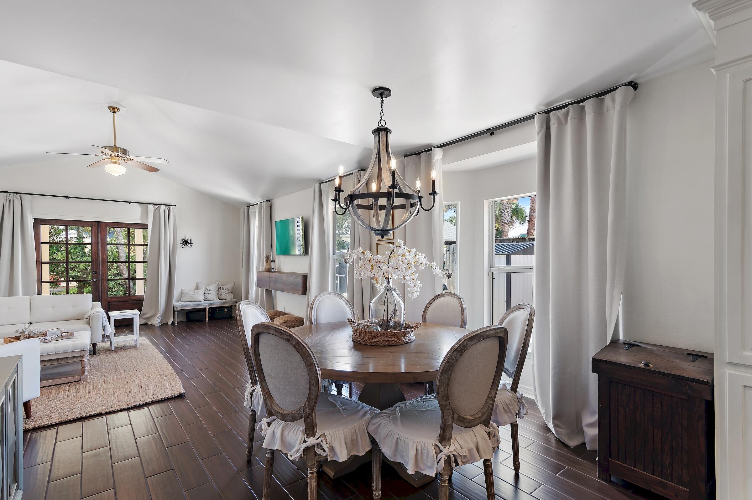 CRYSTAL BEACH COTTAGES - Residential