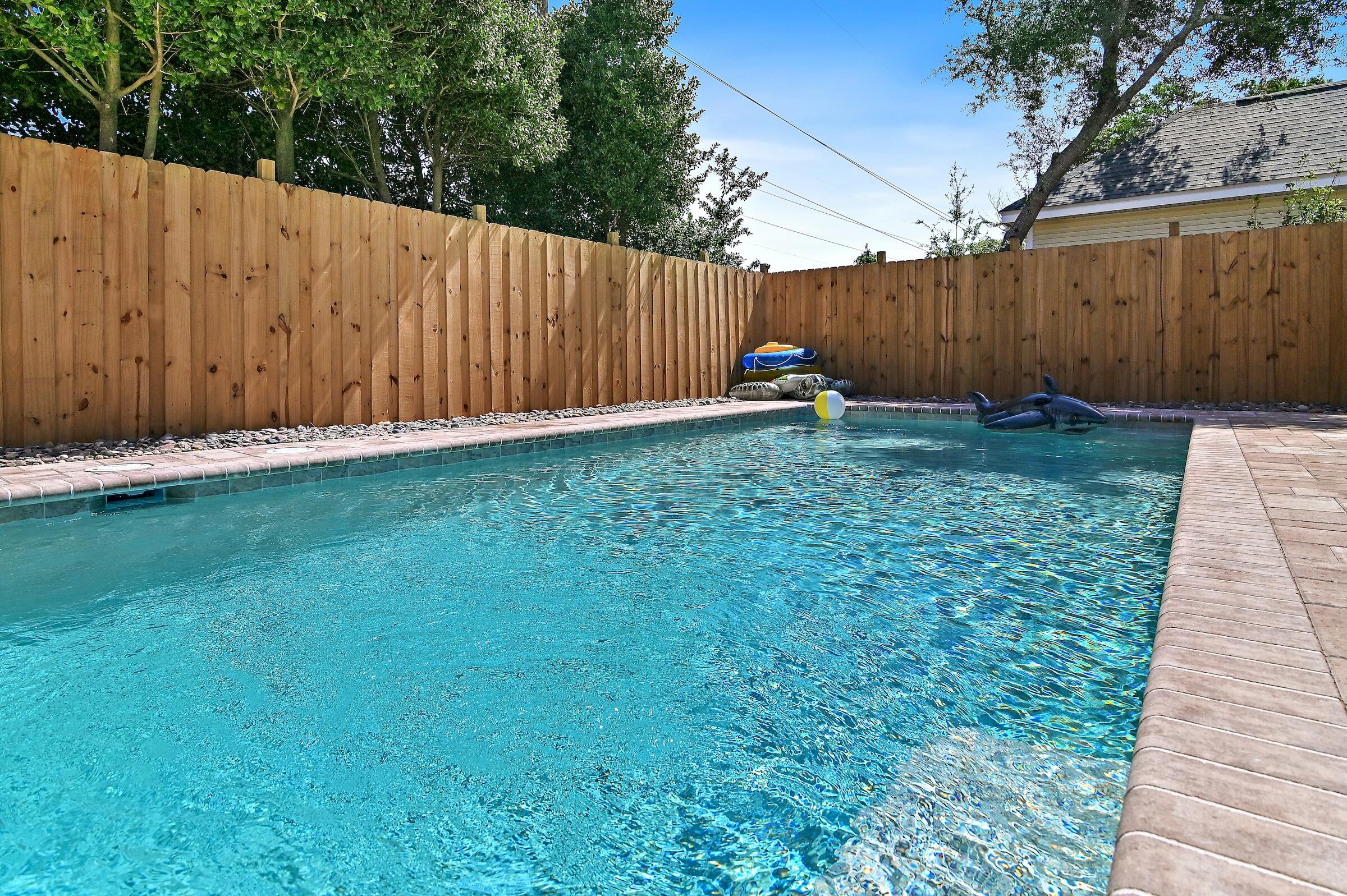 CRYSTAL BEACH COTTAGES - Residential
