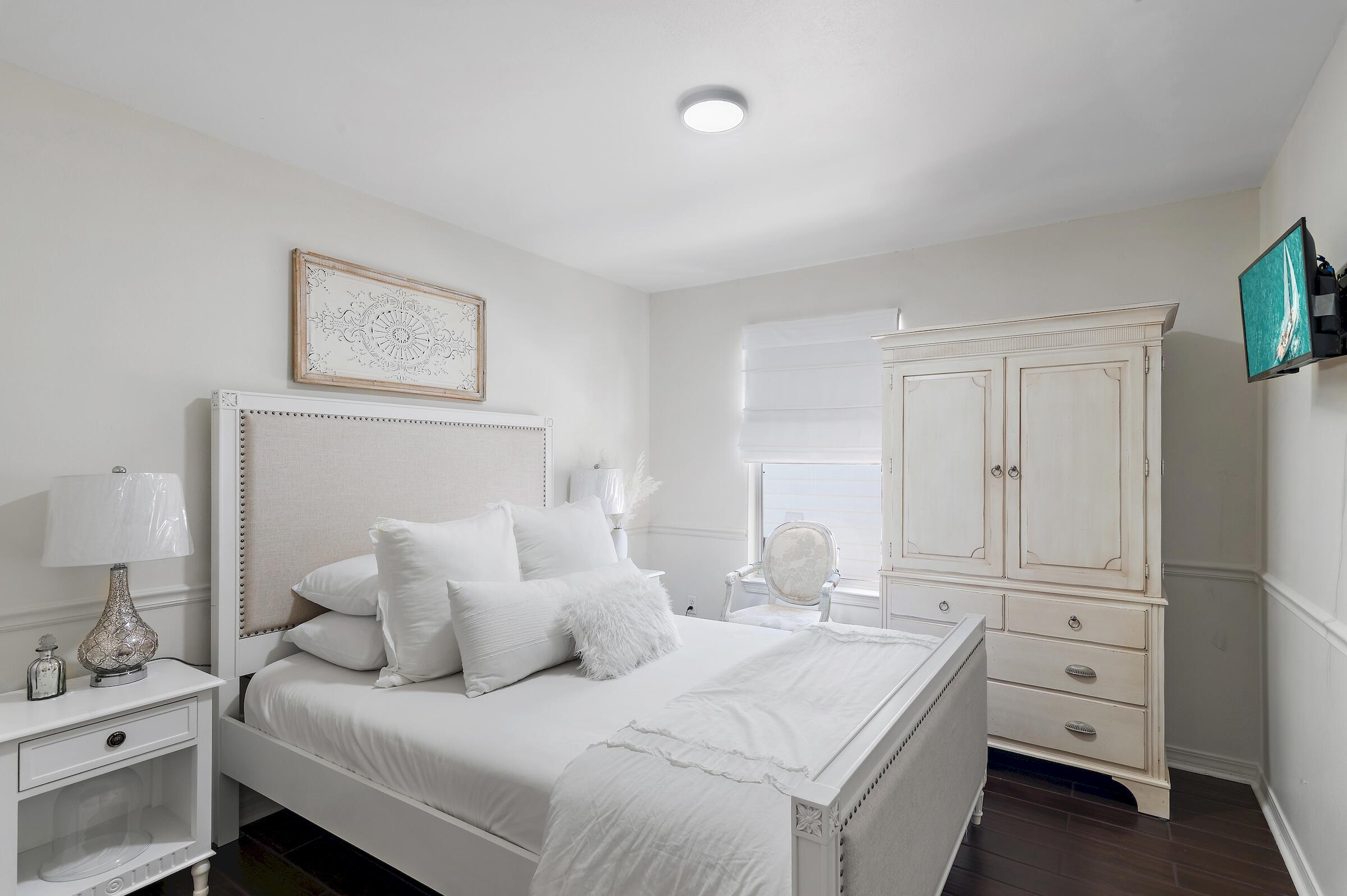 CRYSTAL BEACH COTTAGES - Residential
