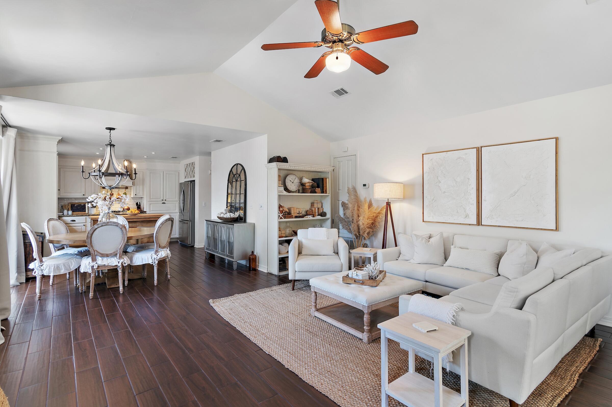 CRYSTAL BEACH COTTAGES - Residential