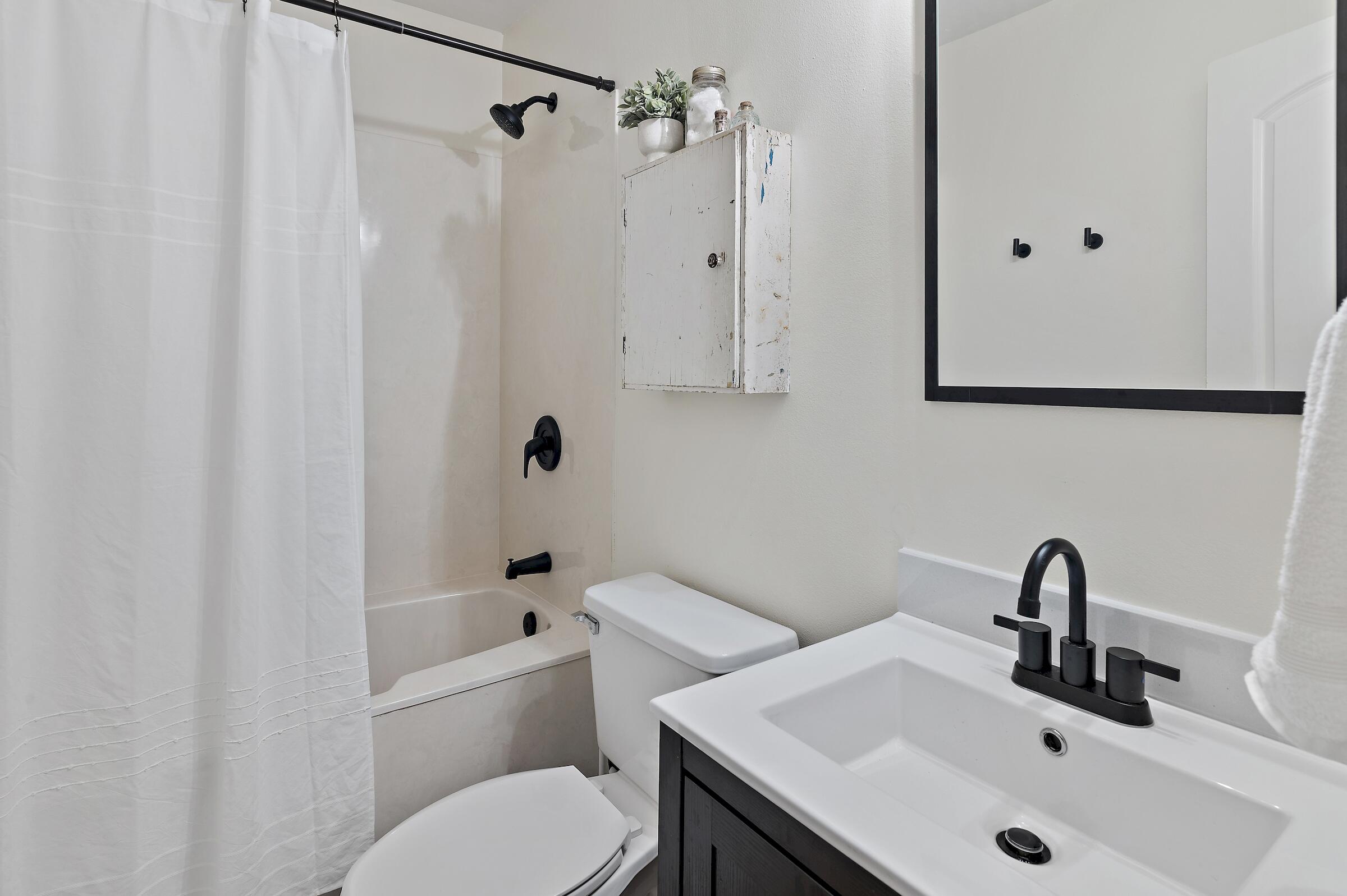 CRYSTAL BEACH COTTAGES - Residential