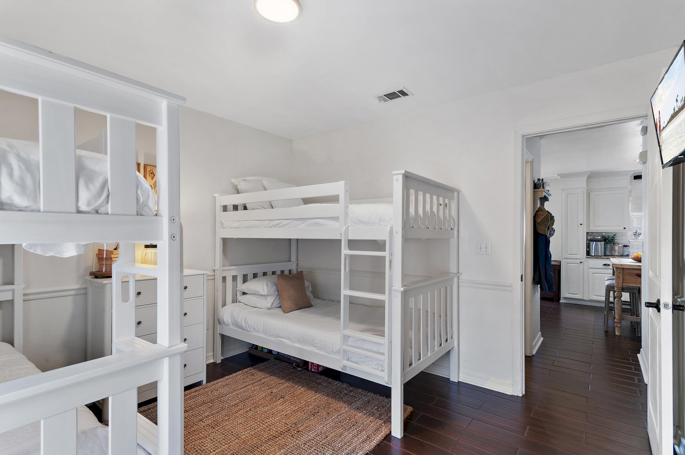 CRYSTAL BEACH COTTAGES - Residential