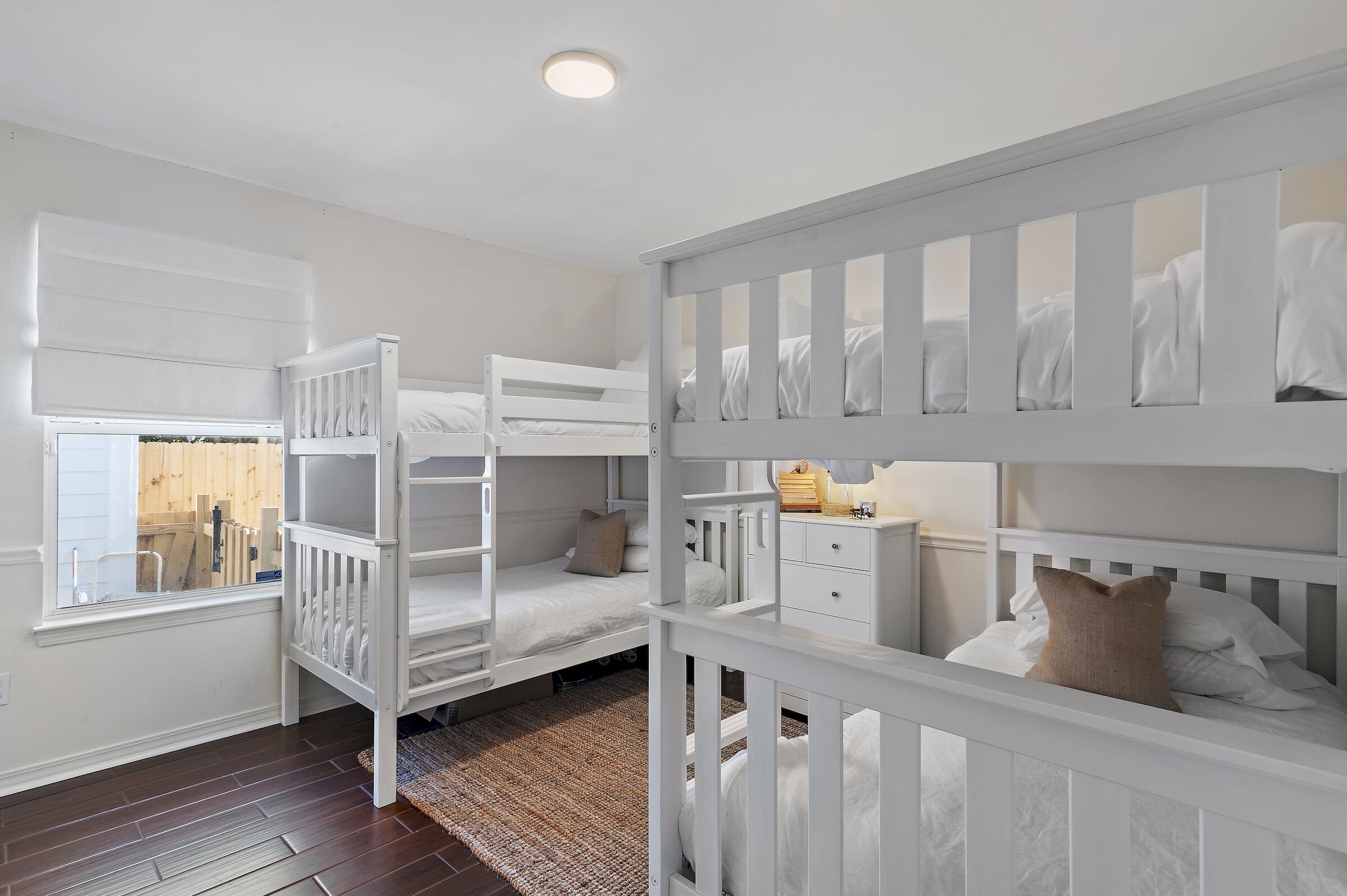 CRYSTAL BEACH COTTAGES - Residential