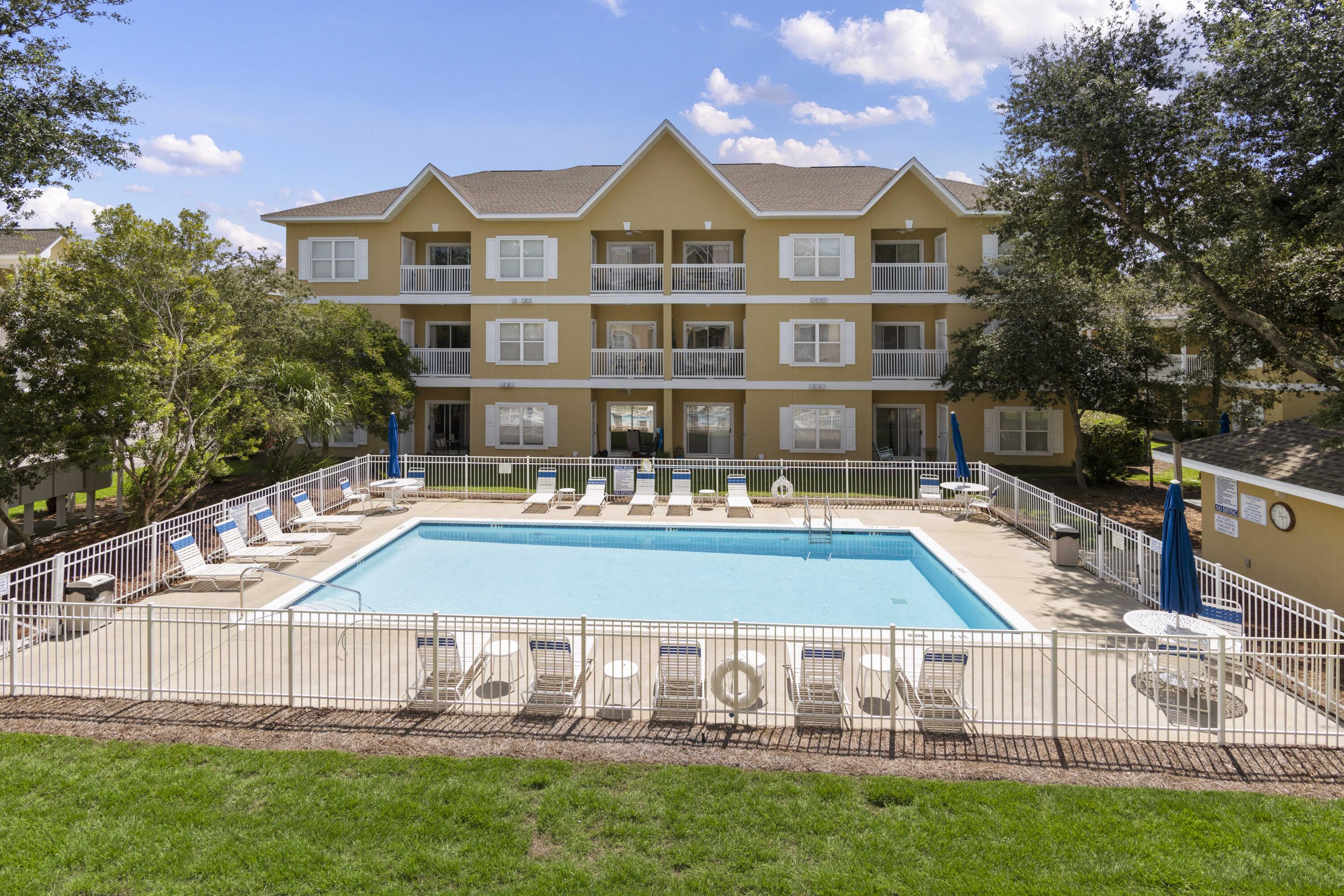 HERONS WATCH CONDO PH 2 - Residential