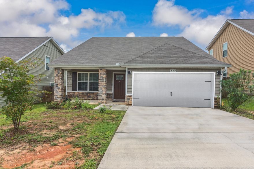 4-Bedroom home in the heart of Crestview. This home has a ground floor open floor plan. Living room overlooks the breakfast bar which opens up to the kitchen and dining room. On the first level find the Master Suite with walk-in closet, dual vanities, garden tub, and separate shower. Upstairs find 3 additional bedrooms and a sitting area/media area. The spacious fenced in backyard with covered-lanai is great for entertaining.