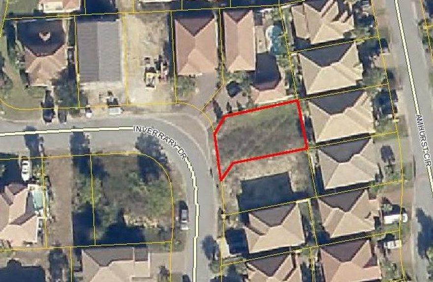 GATED COMMUNITY IN THE CENTRAL LOCATION IN DESTIN, NO BUILD OUT TIME!! COMMUNITY POOL. QUIET AREA. COVENANTS.,LOW QUARTERLY FEE.CALL FOR CODE