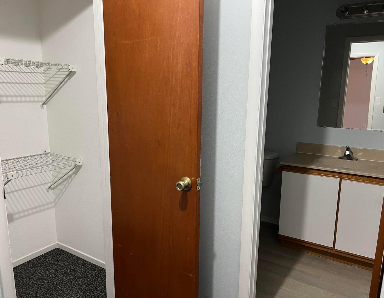 WELLINGTON MANOR - Residential Lease