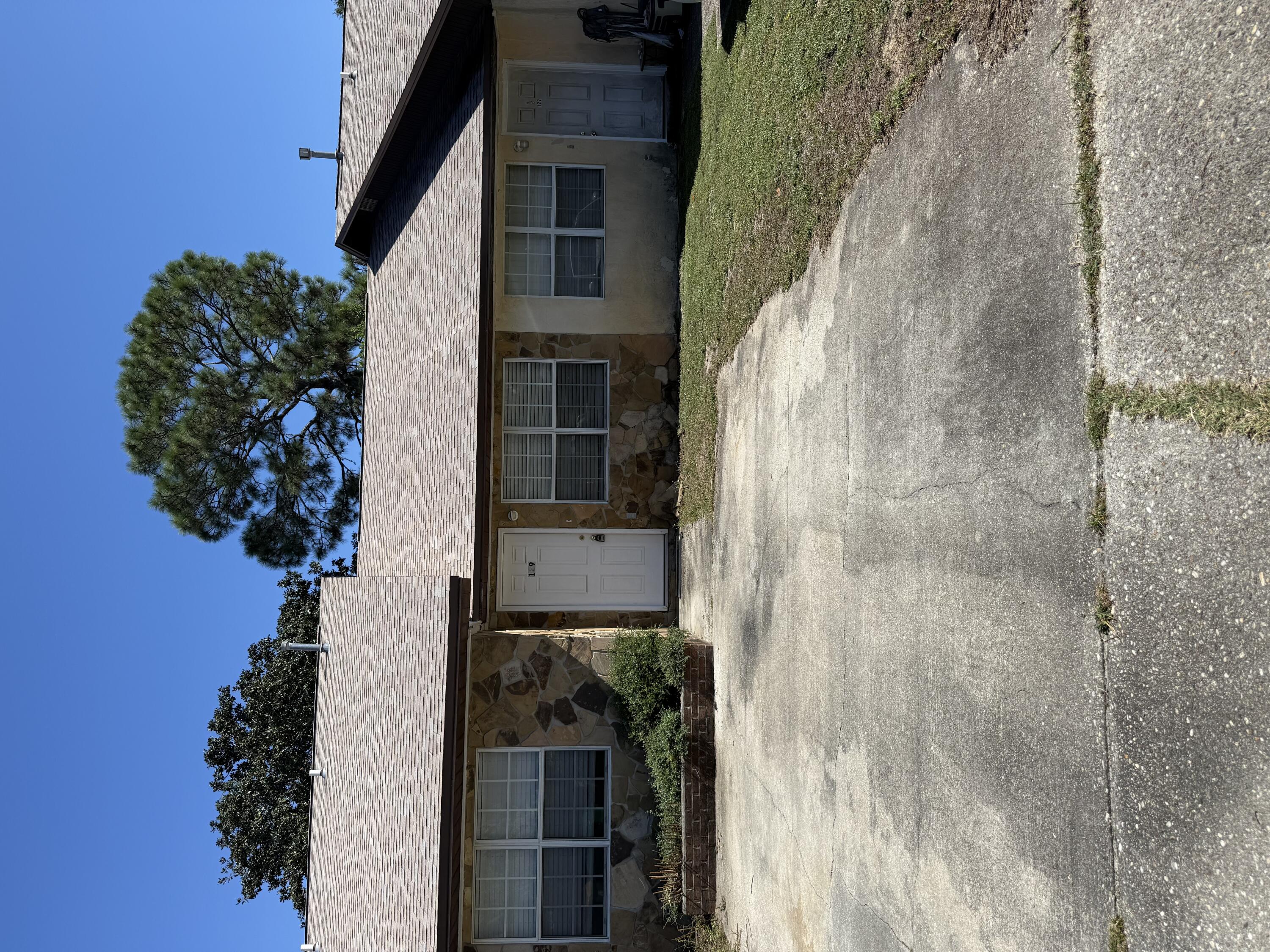 WELLINGTON MANOR - Residential Lease