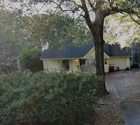 Photo of 168 Ridge Lake Road, Crestview, FL 32536 (MLS # 988429)