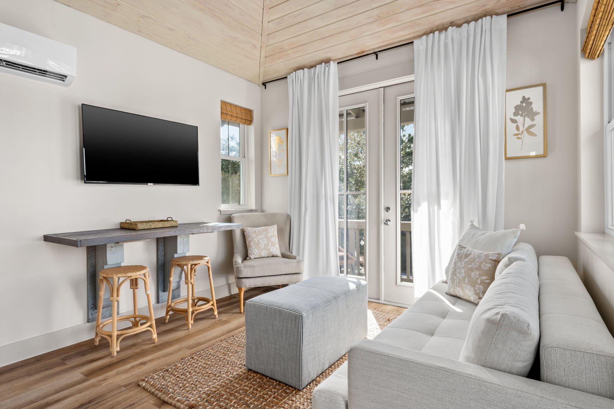 COSTA CARINA - Residential