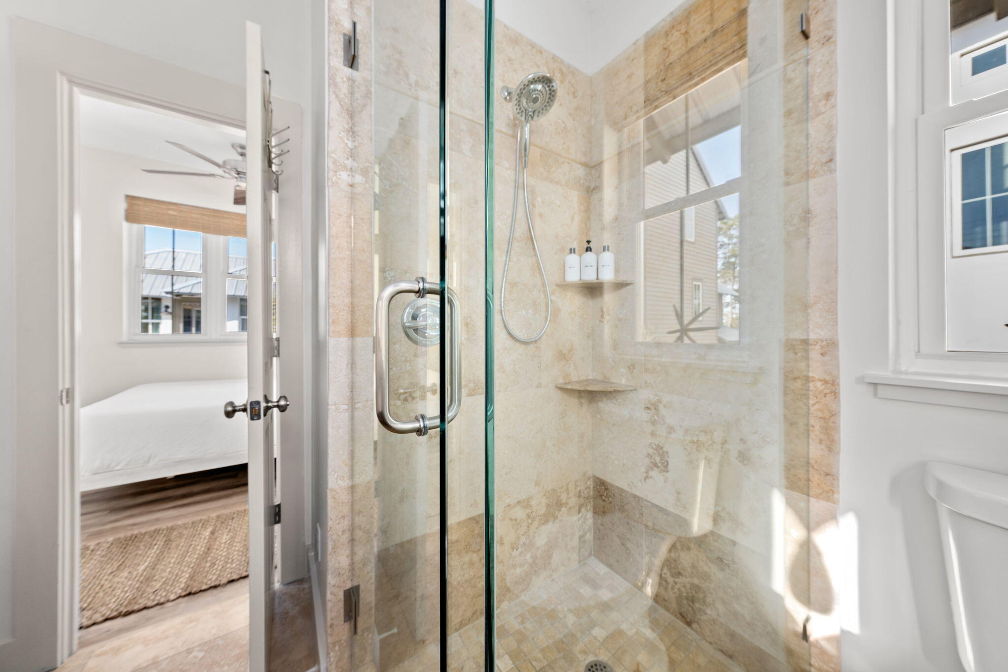 COSTA CARINA - Residential