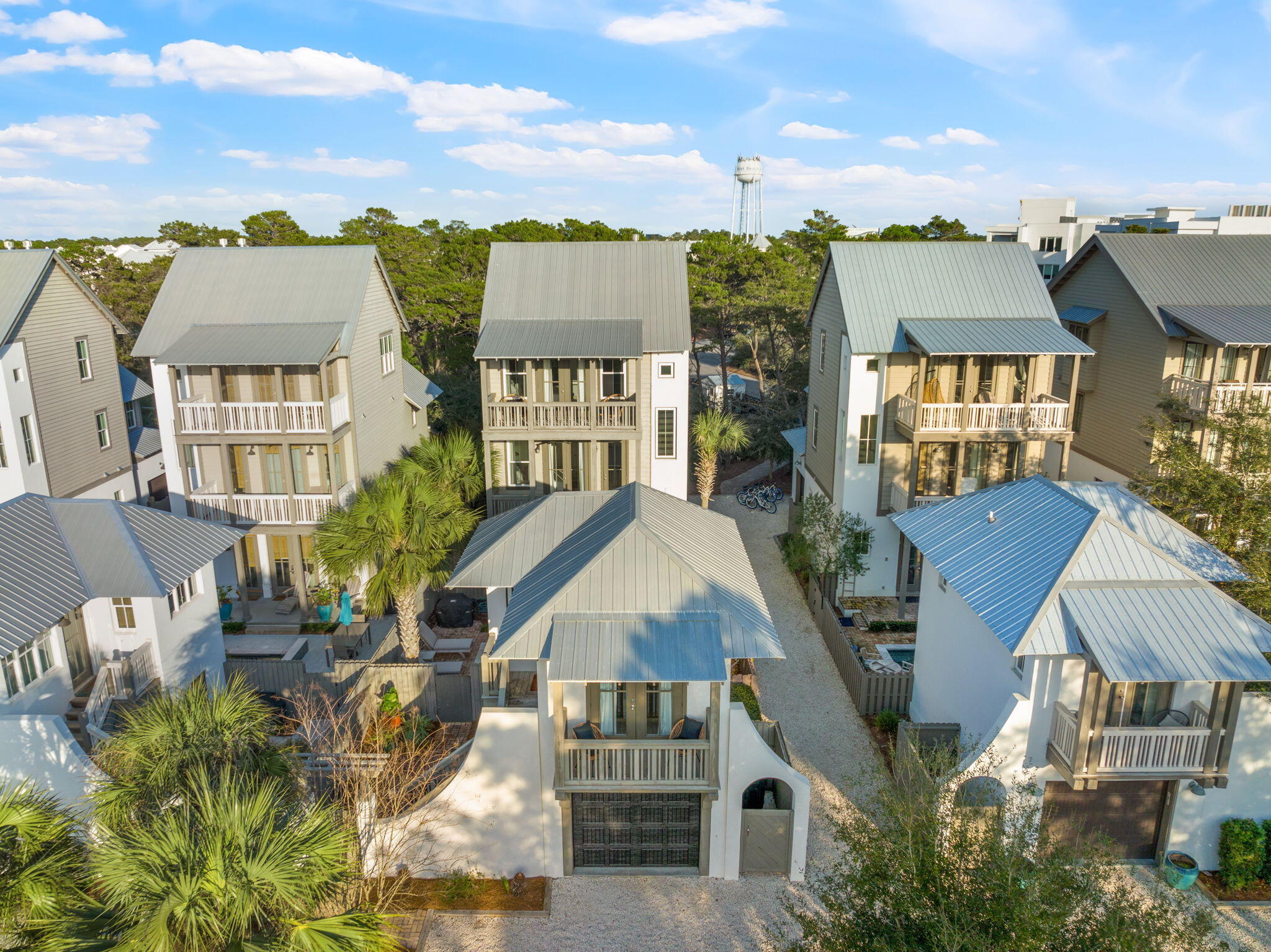 COSTA CARINA - Residential