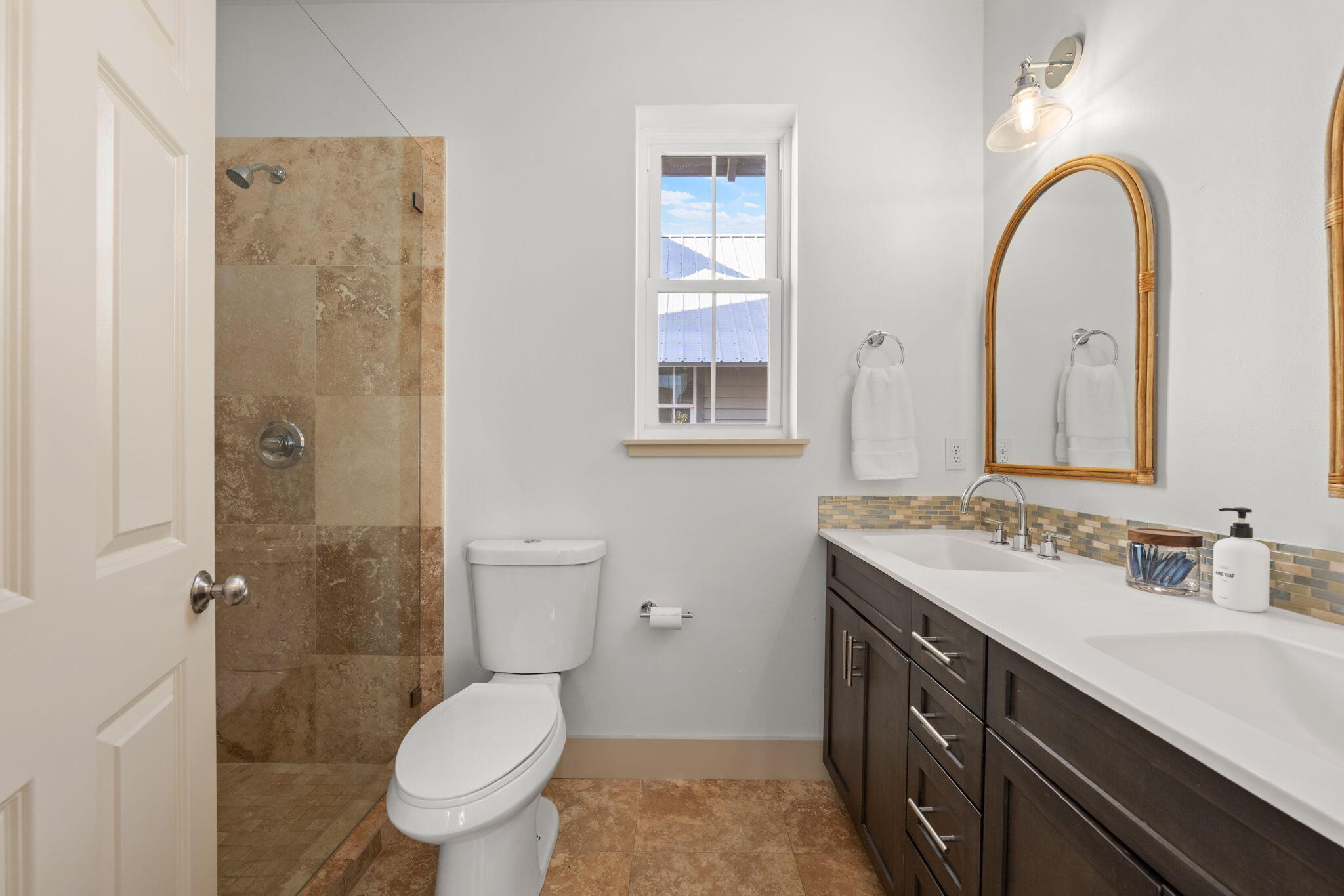 COSTA CARINA - Residential