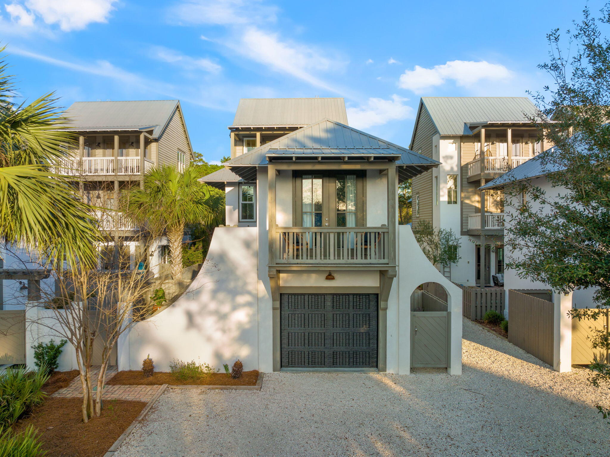 COSTA CARINA - Residential