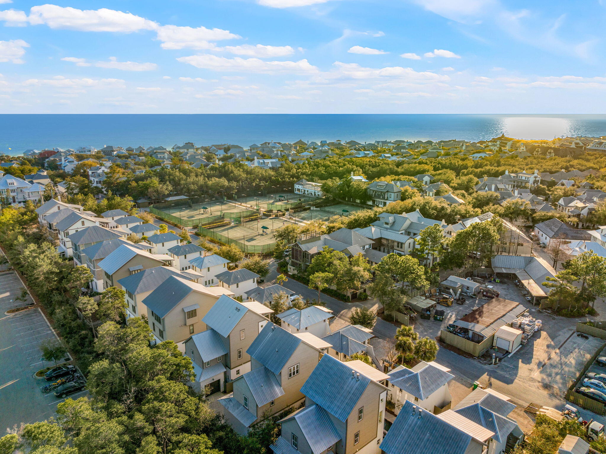 COSTA CARINA - Residential