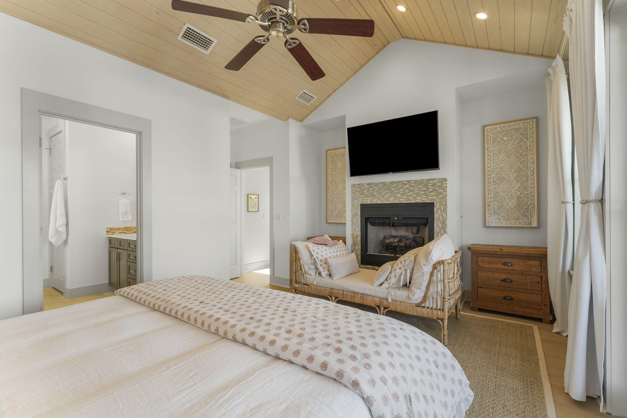 COSTA CARINA - Residential