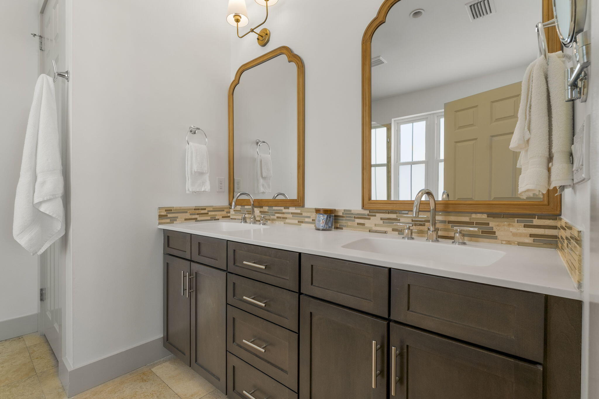 COSTA CARINA - Residential