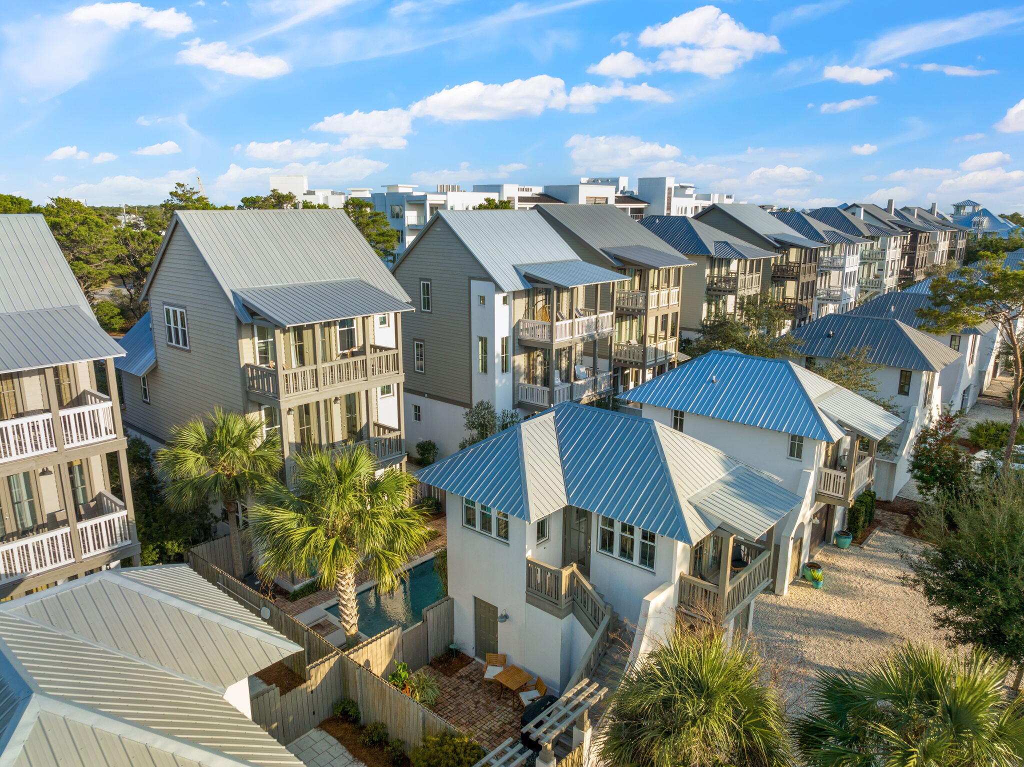 COSTA CARINA - Residential