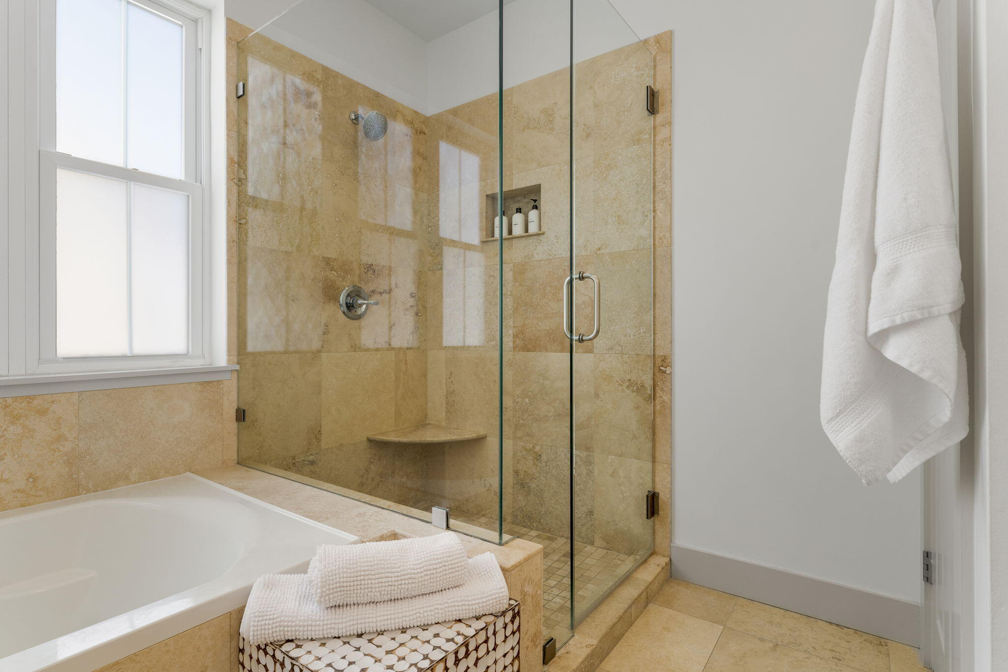 COSTA CARINA - Residential