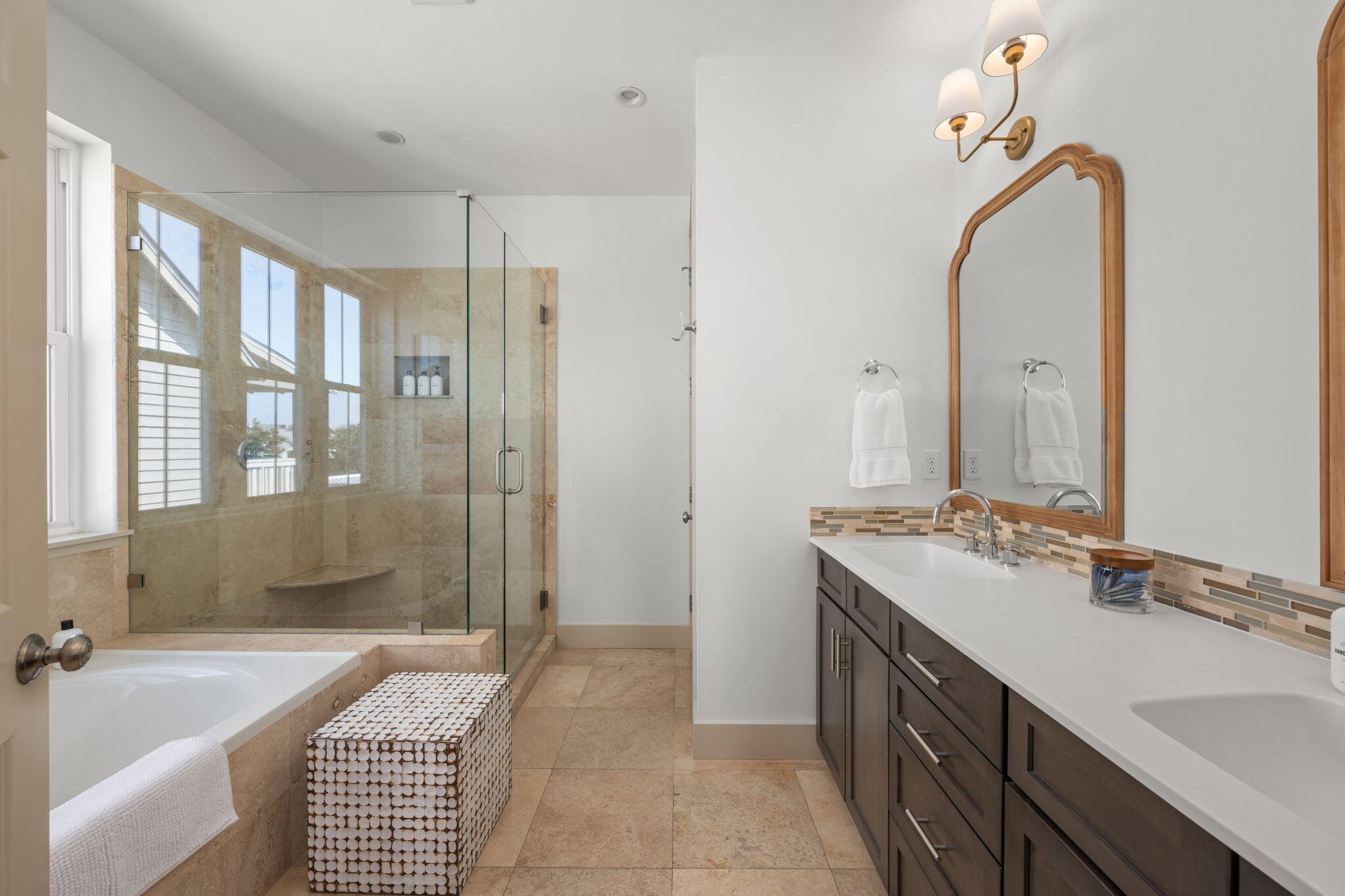 COSTA CARINA - Residential