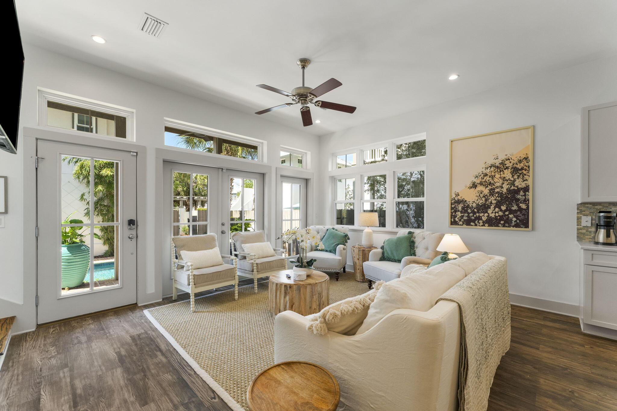 COSTA CARINA - Residential