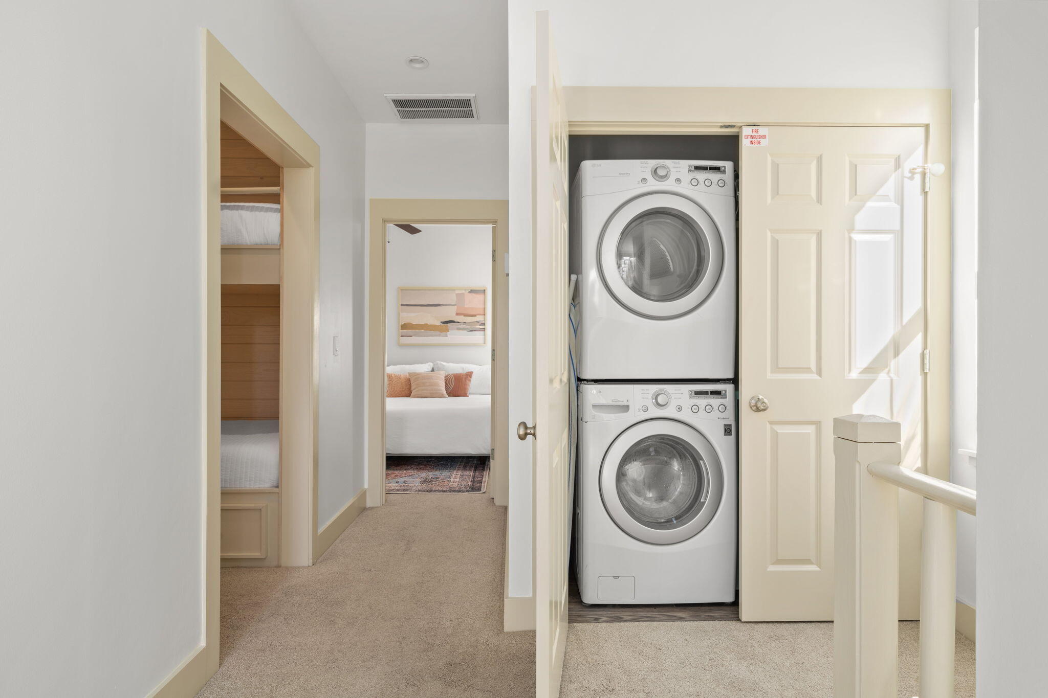 COSTA CARINA - Residential