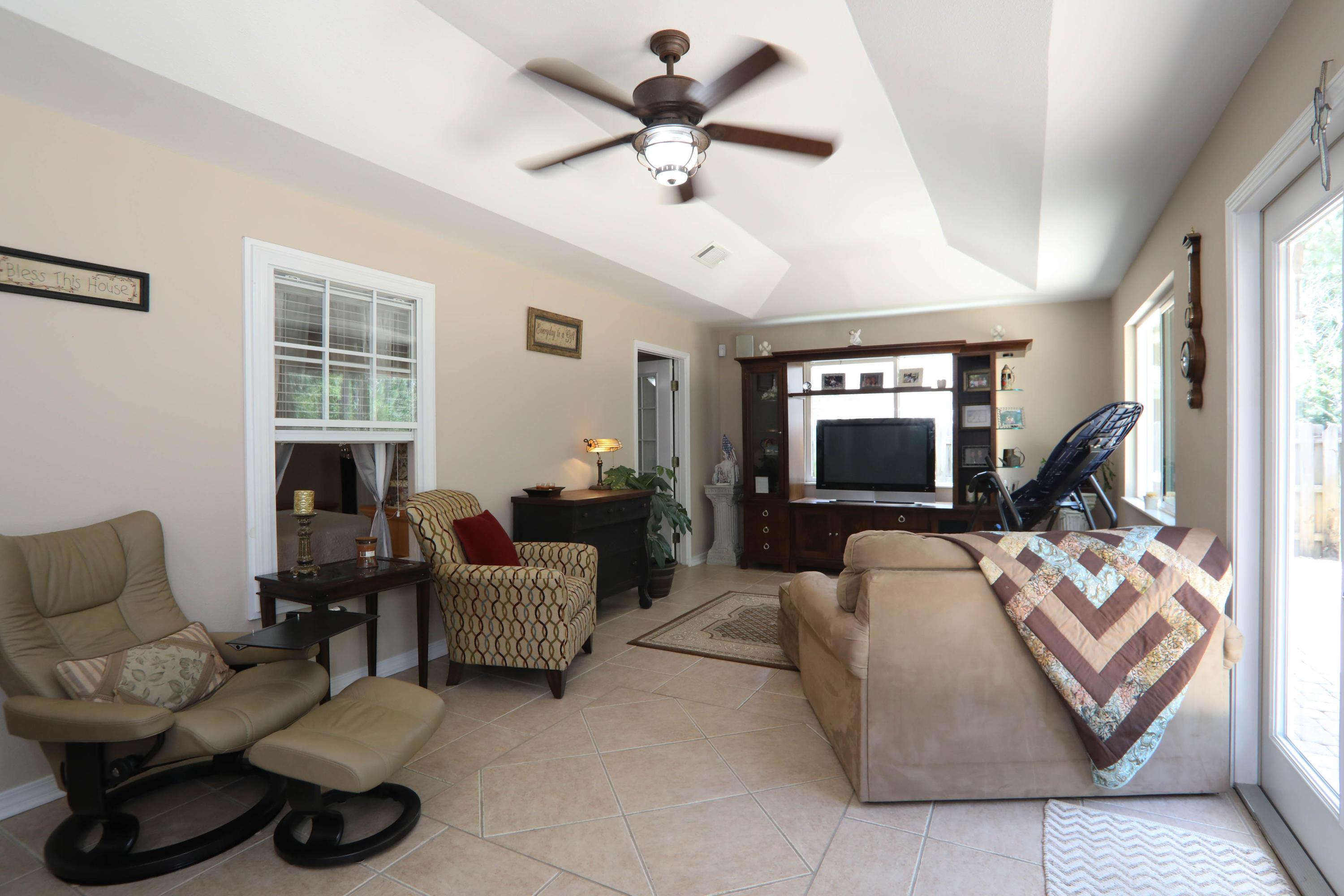 HOLLEY BY THE SEA - Residential