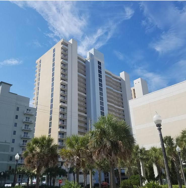 MAJESTIC BEACH TOWERS I - Residential