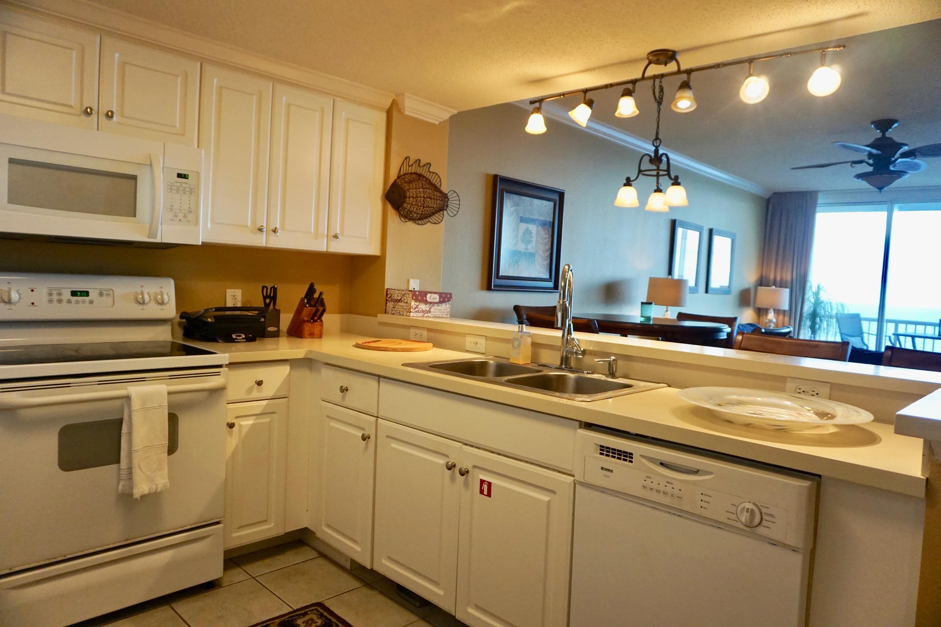 MAJESTIC BEACH TOWERS I - Residential