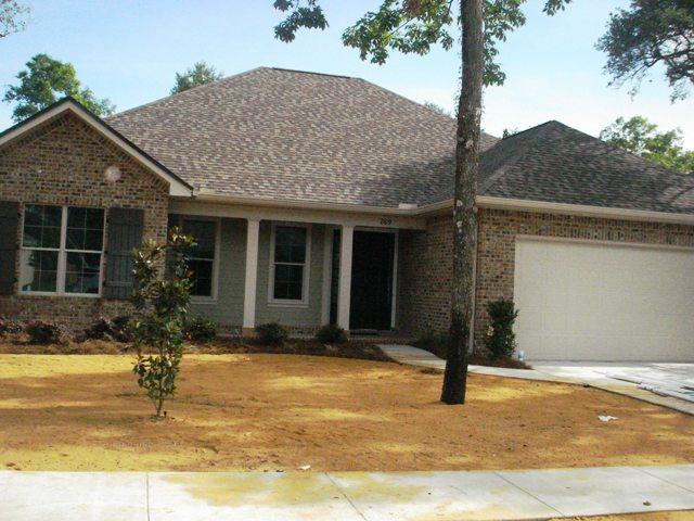 MAGNOLIA WOODS - Residential