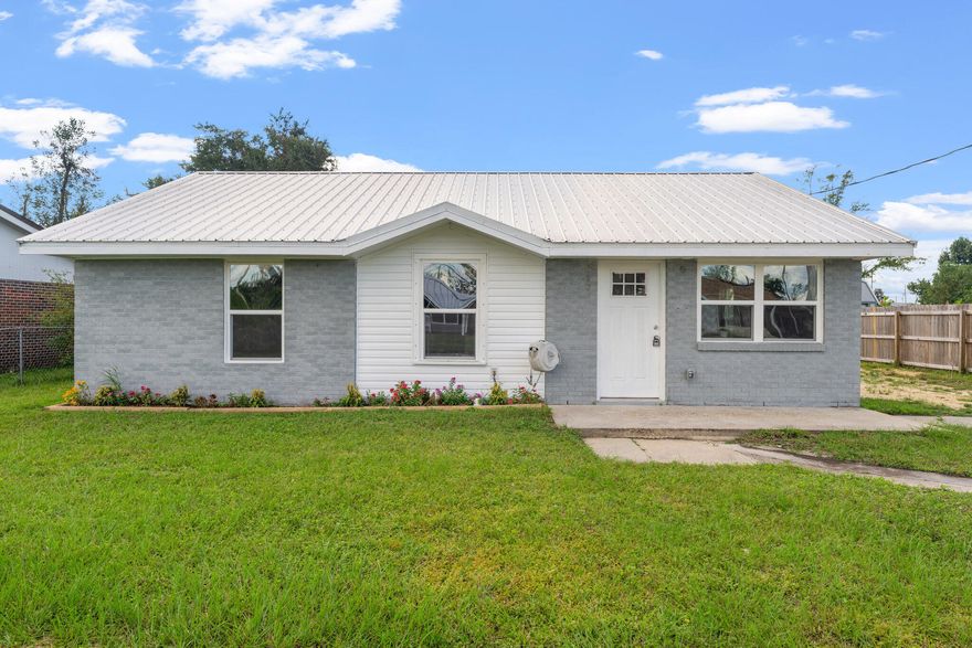 CURRENTLY UNDER CONTRACT, SELLER ACCEPTING BACKUP OFFERS.  4 BR 2 Bath completely renovated starter or retirement home.  New roof, new appliances, new hot water heater, and new HVAC. Stackable full size washer and dryer.  
Close to schools, grocery stores, medical providers, and hospitals. 

Call to schedule a viewing today.

Large yard could accommodate a pool addition.