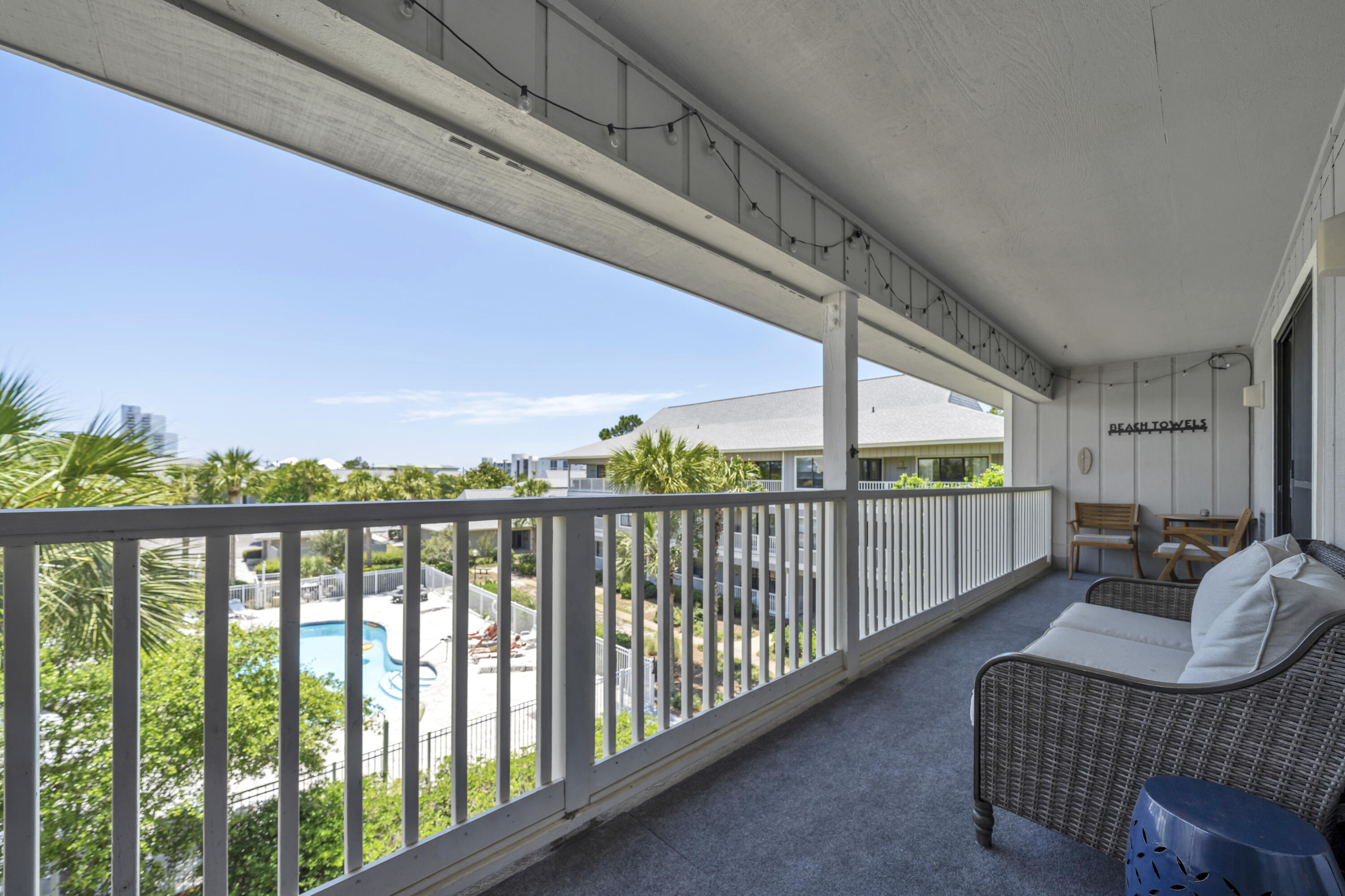 BEACHWOOD VILLAS CONDO PH 2 - Residential