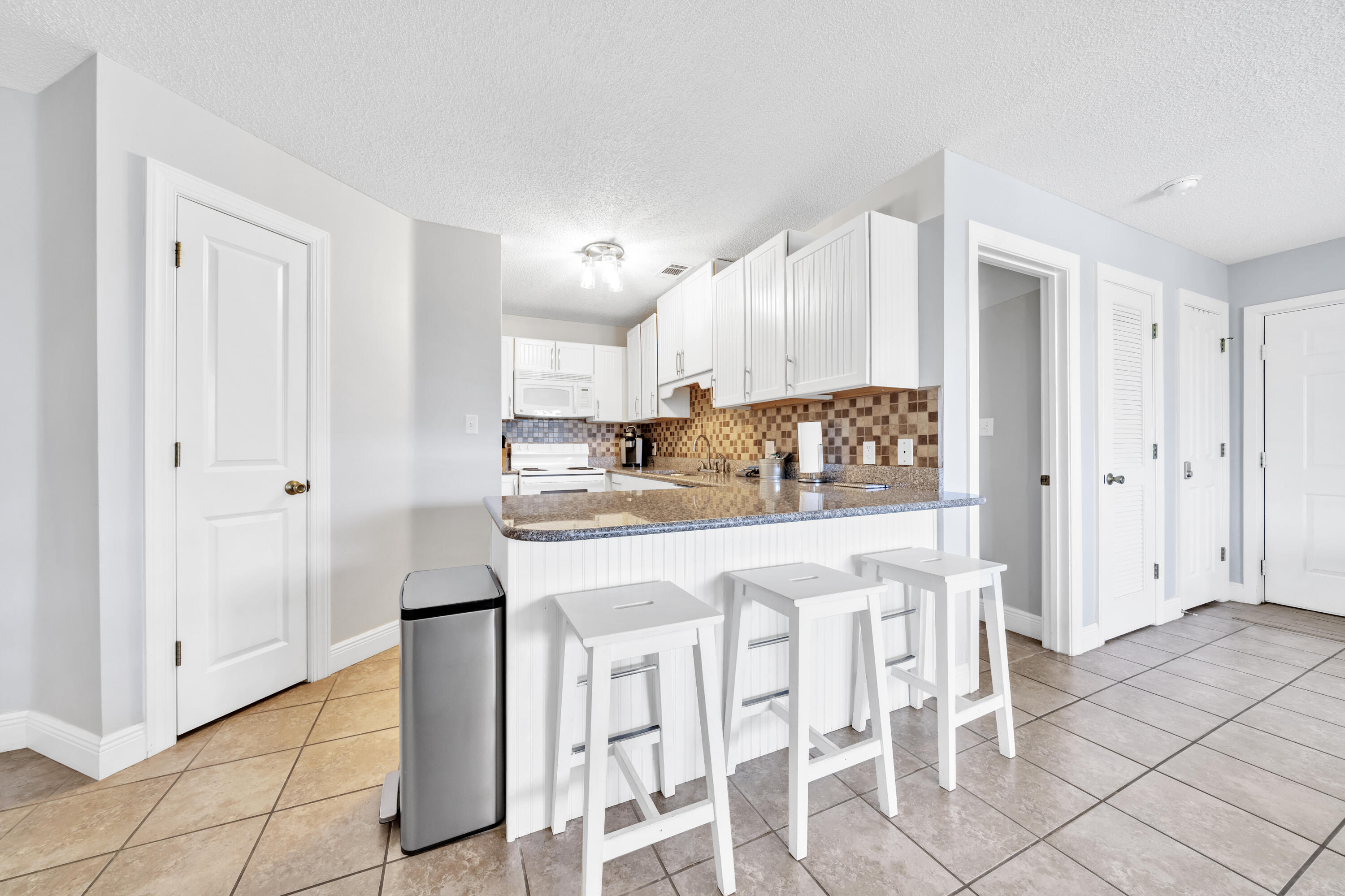 BEACHWOOD VILLAS CONDO PH 2 - Residential