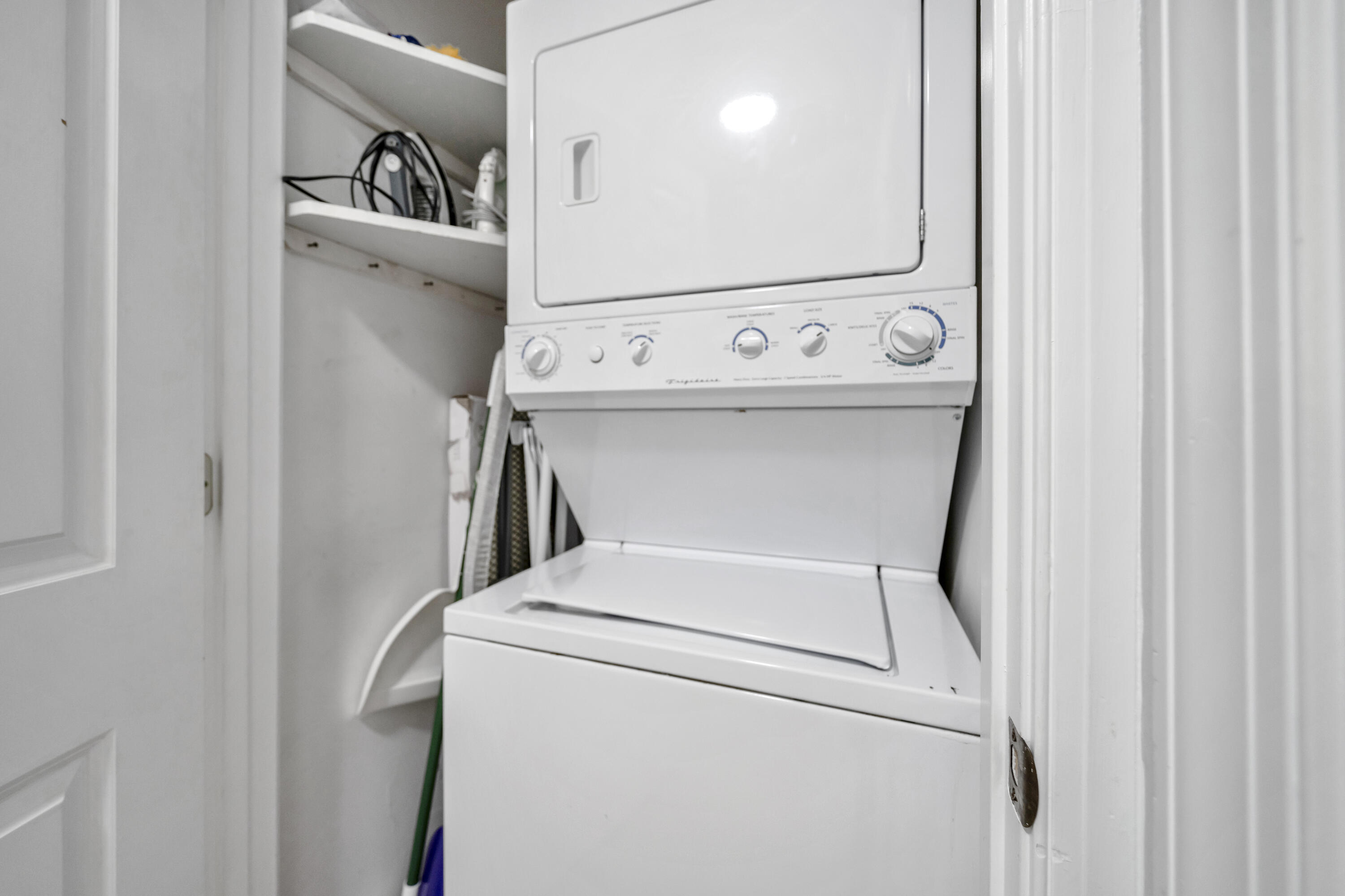BEACHWOOD VILLAS CONDO PH 2 - Residential