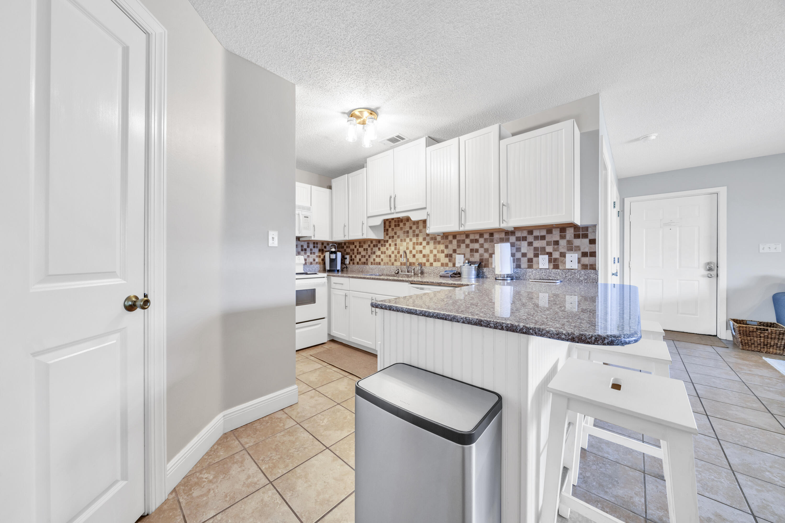 BEACHWOOD VILLAS CONDO PH 2 - Residential