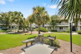 BEACHWOOD VILLAS CONDO PH 2 - Residential