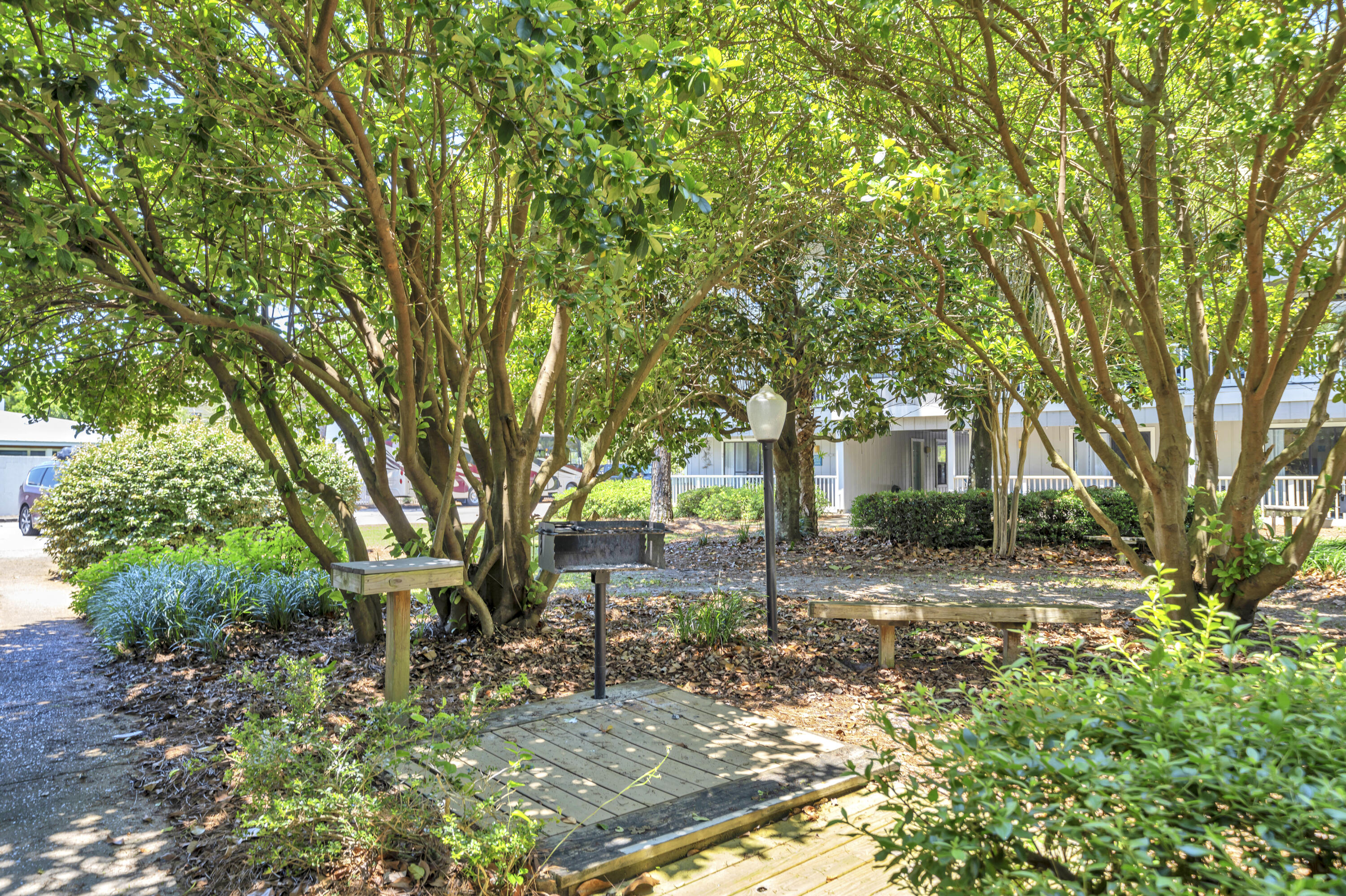 BEACHWOOD VILLAS CONDO PH 2 - Residential