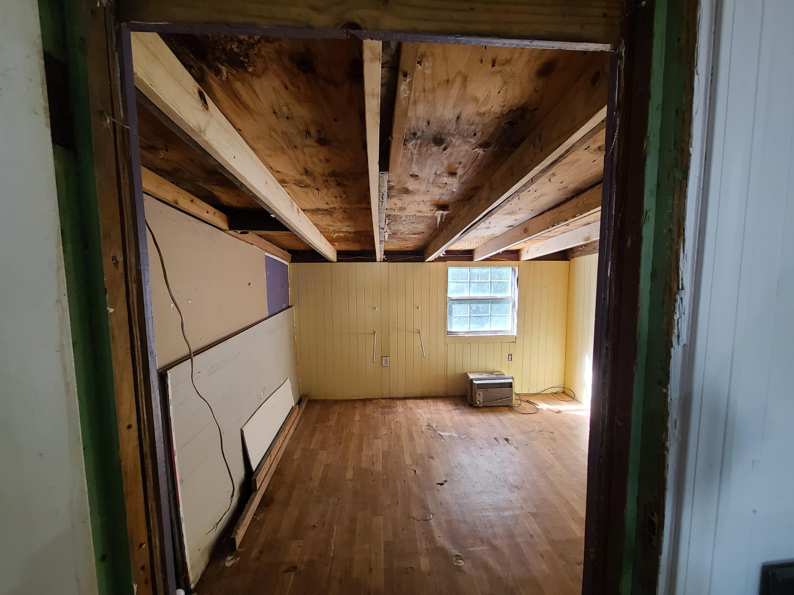 LEGEND WOODS ESTATES UNREC - Residential