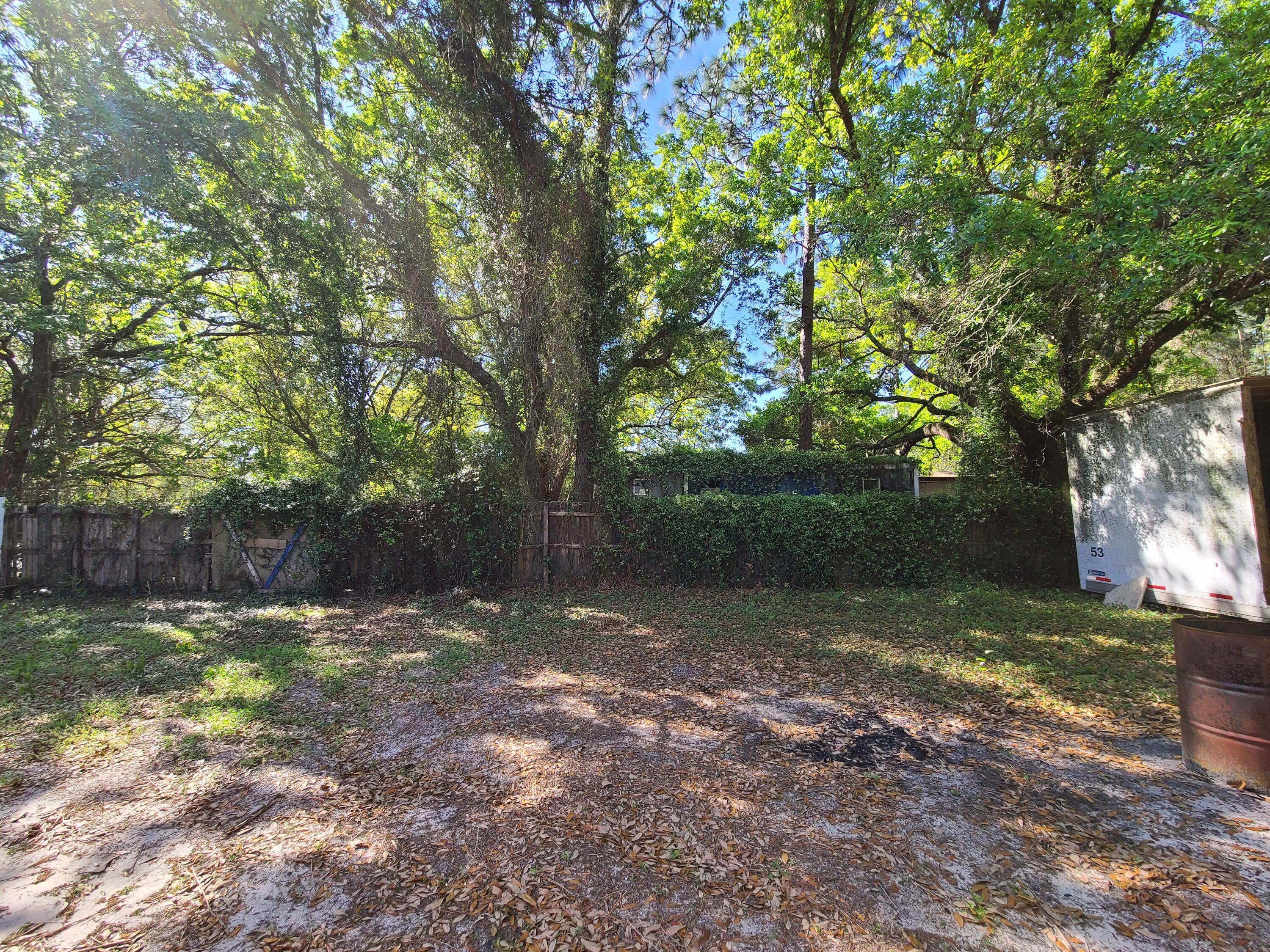 LEGEND WOODS ESTATES UNREC - Residential