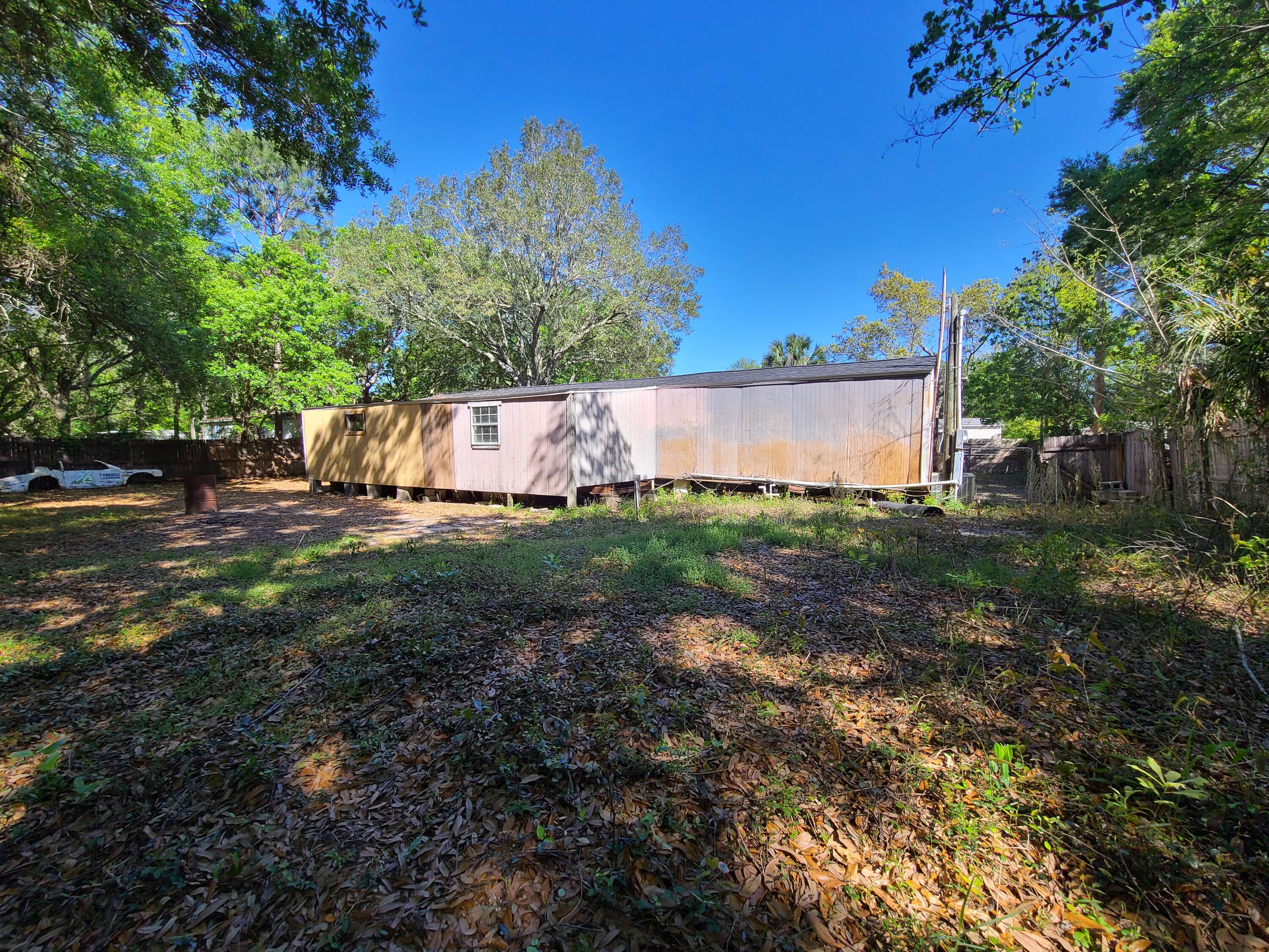 LEGEND WOODS ESTATES UNREC - Residential