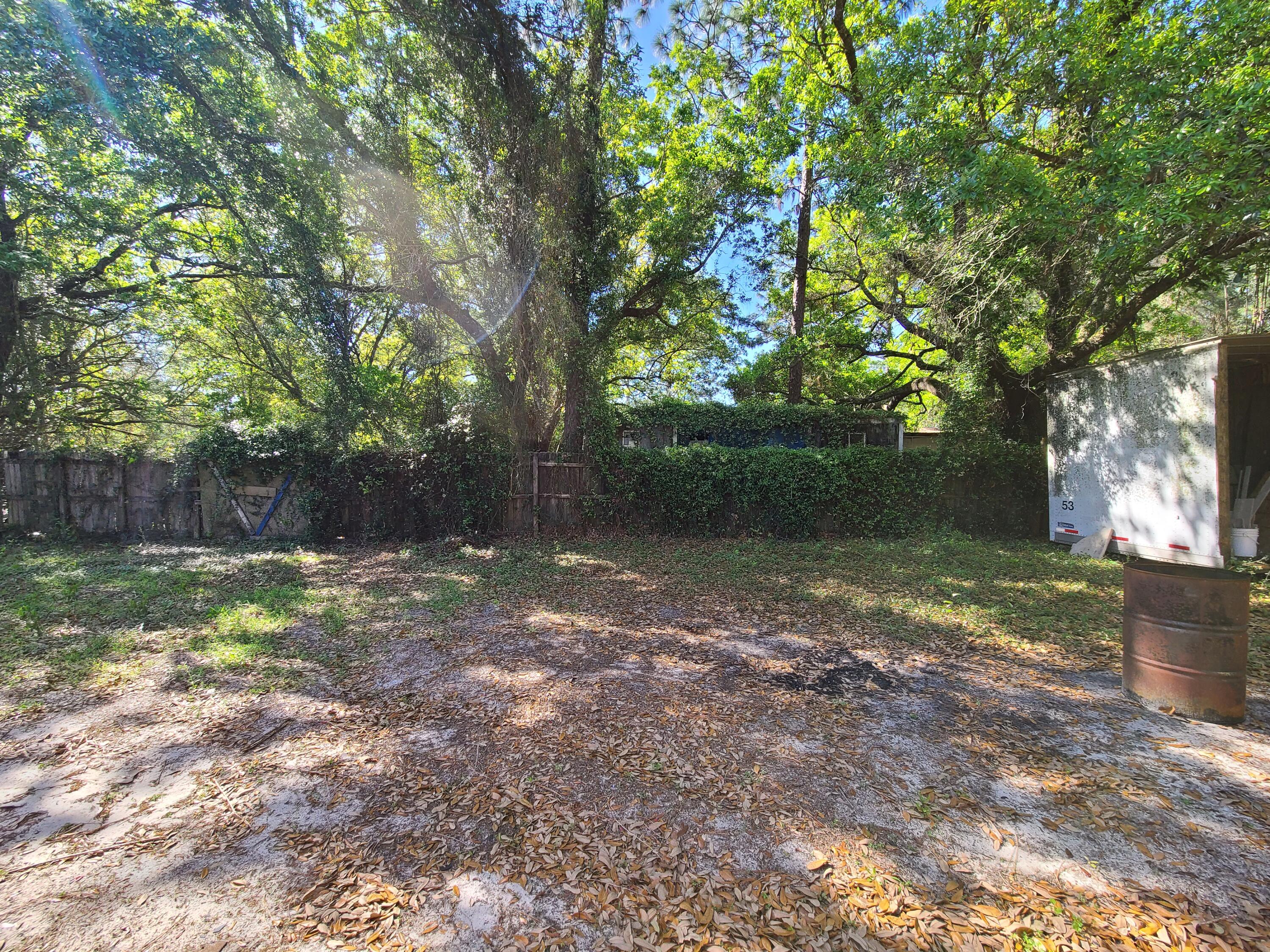 LEGEND WOODS ESTATES UNREC - Residential