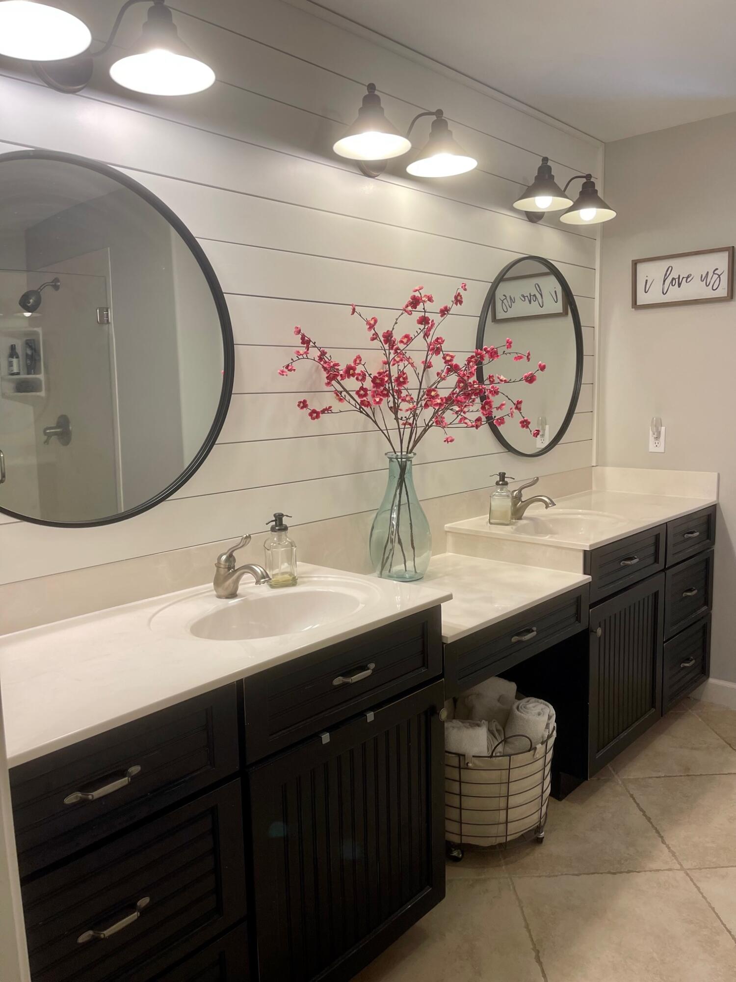 TOWN OF SANTA ROSA - Residential