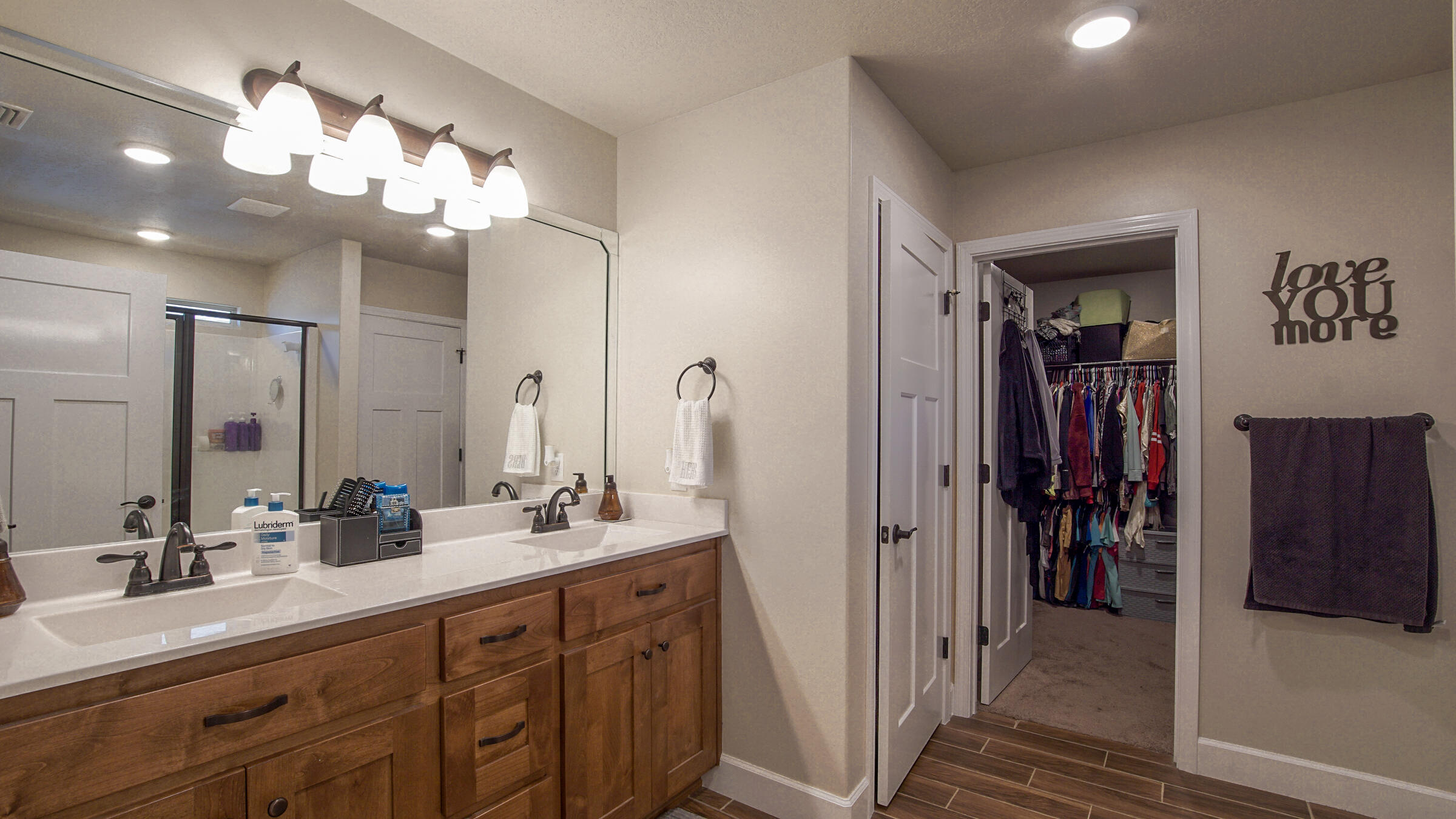 Ashlee Manor - Residential