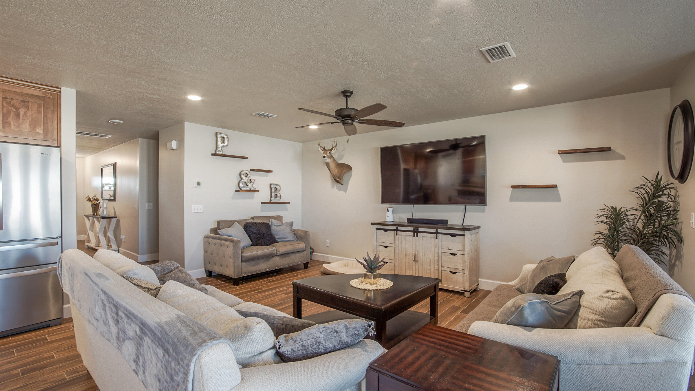 Ashlee Manor - Residential