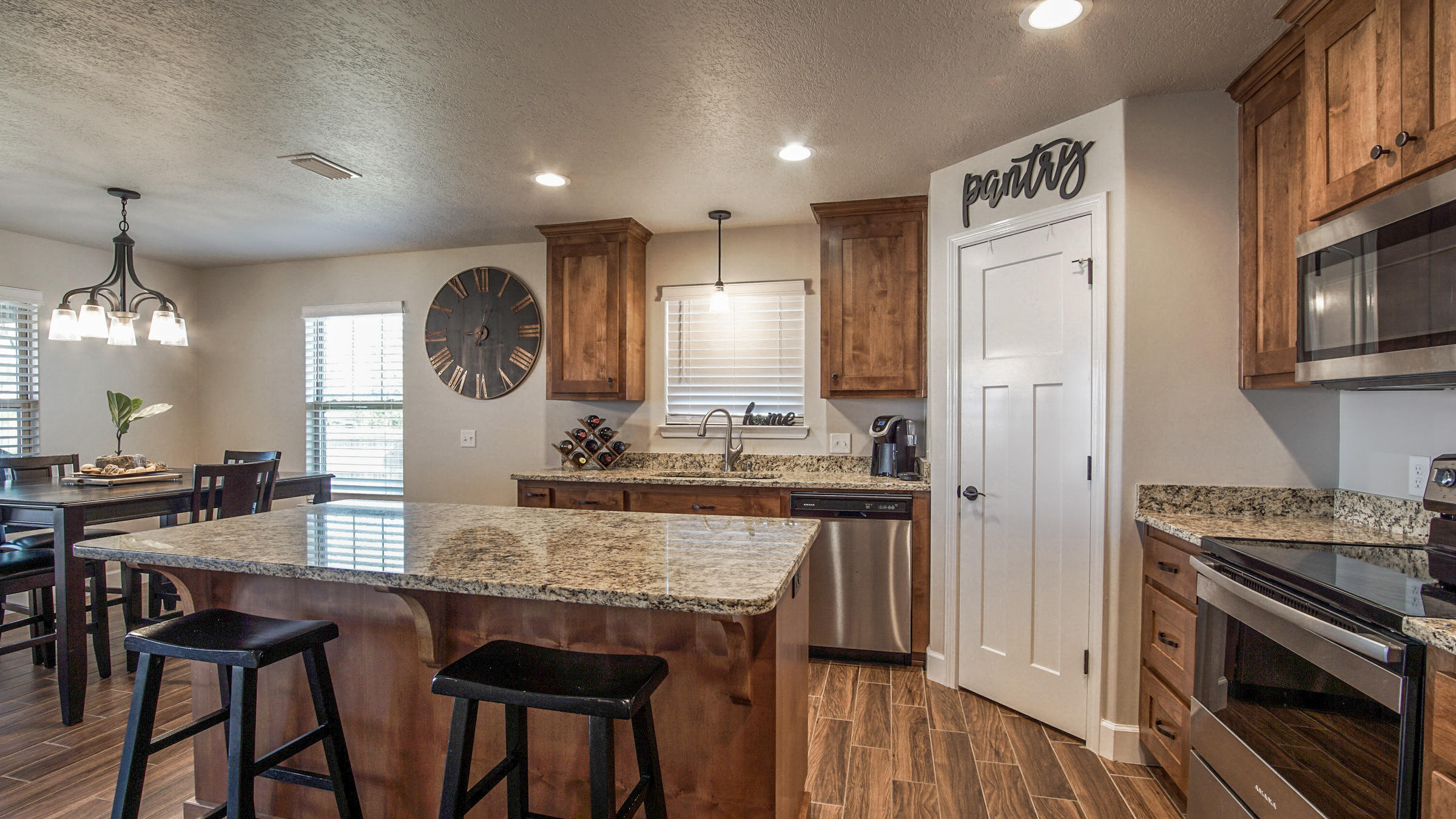 Ashlee Manor - Residential