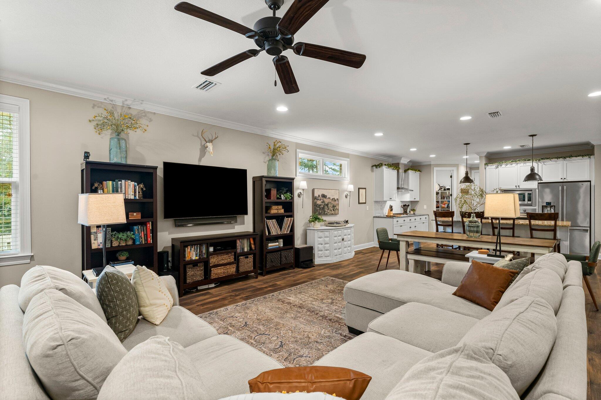 HAMMOCK BAY - Residential