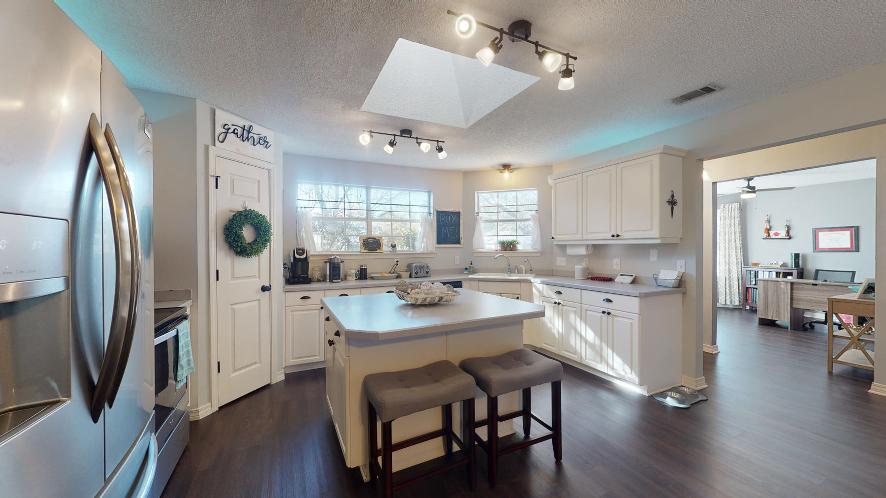 COUNTRY BREEZE ESTATES - Residential