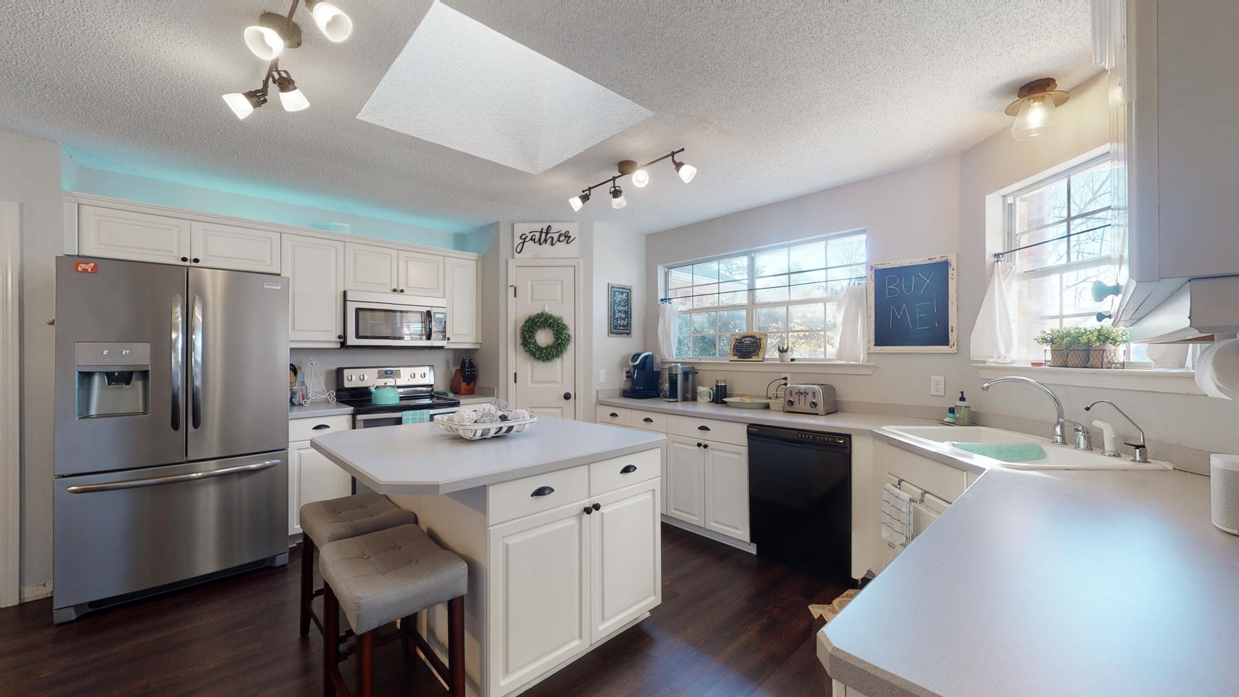 COUNTRY BREEZE ESTATES - Residential